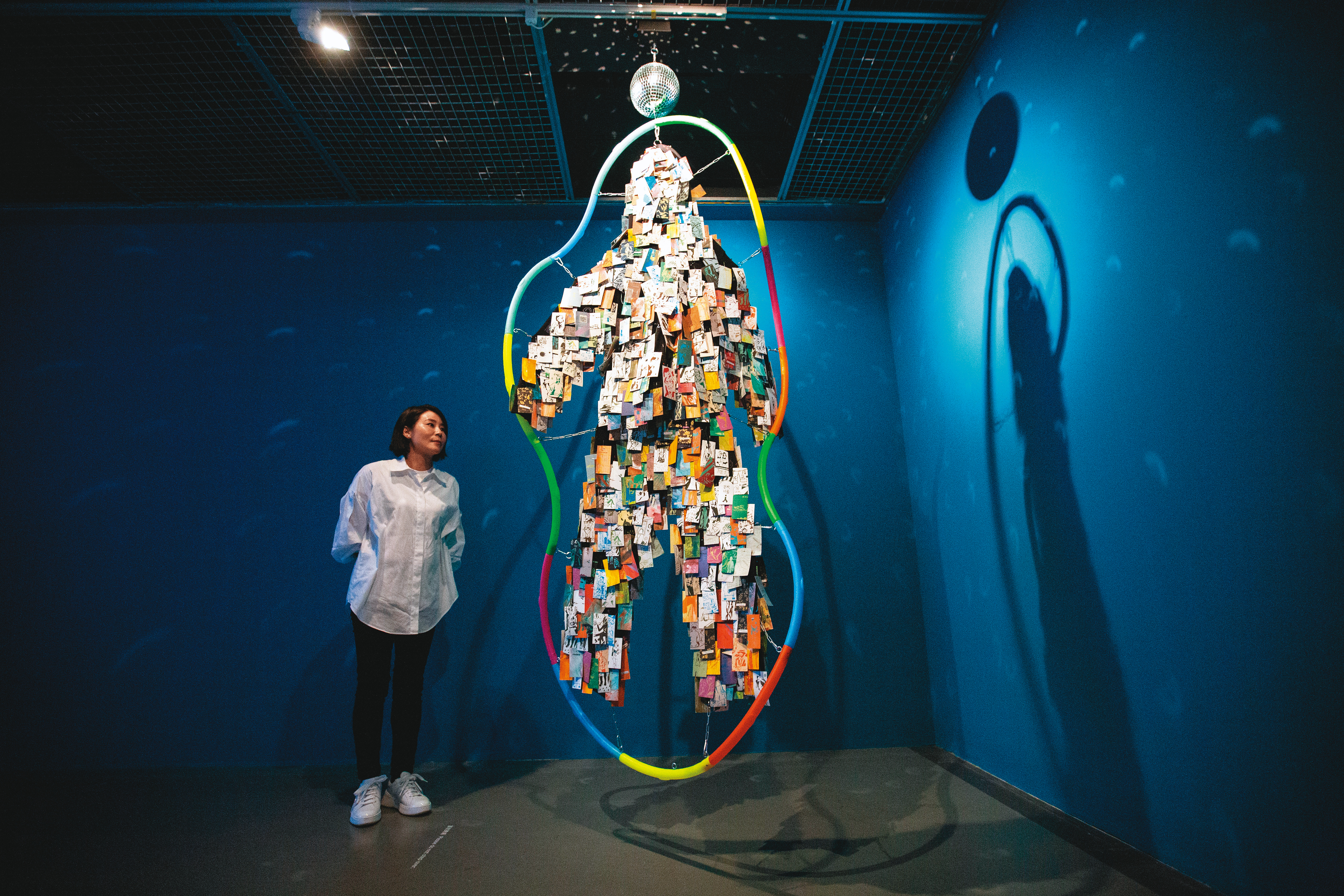 簡淑玲至今維持看展覽的習慣，從中汲取養分，這天她來到台北當代藝術館。