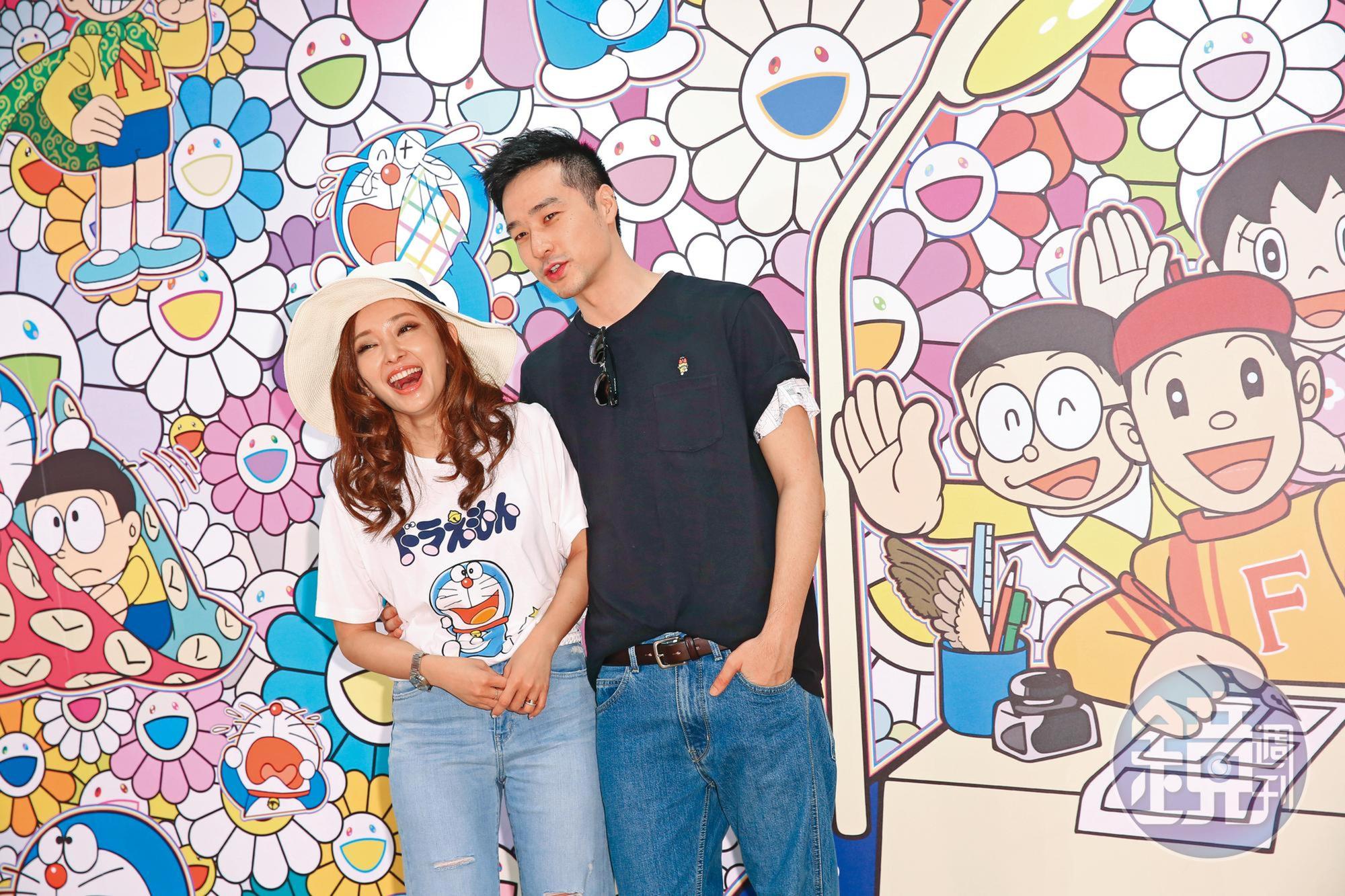 愛紗去年二月和結婚三年的周洺甫(右)離婚。