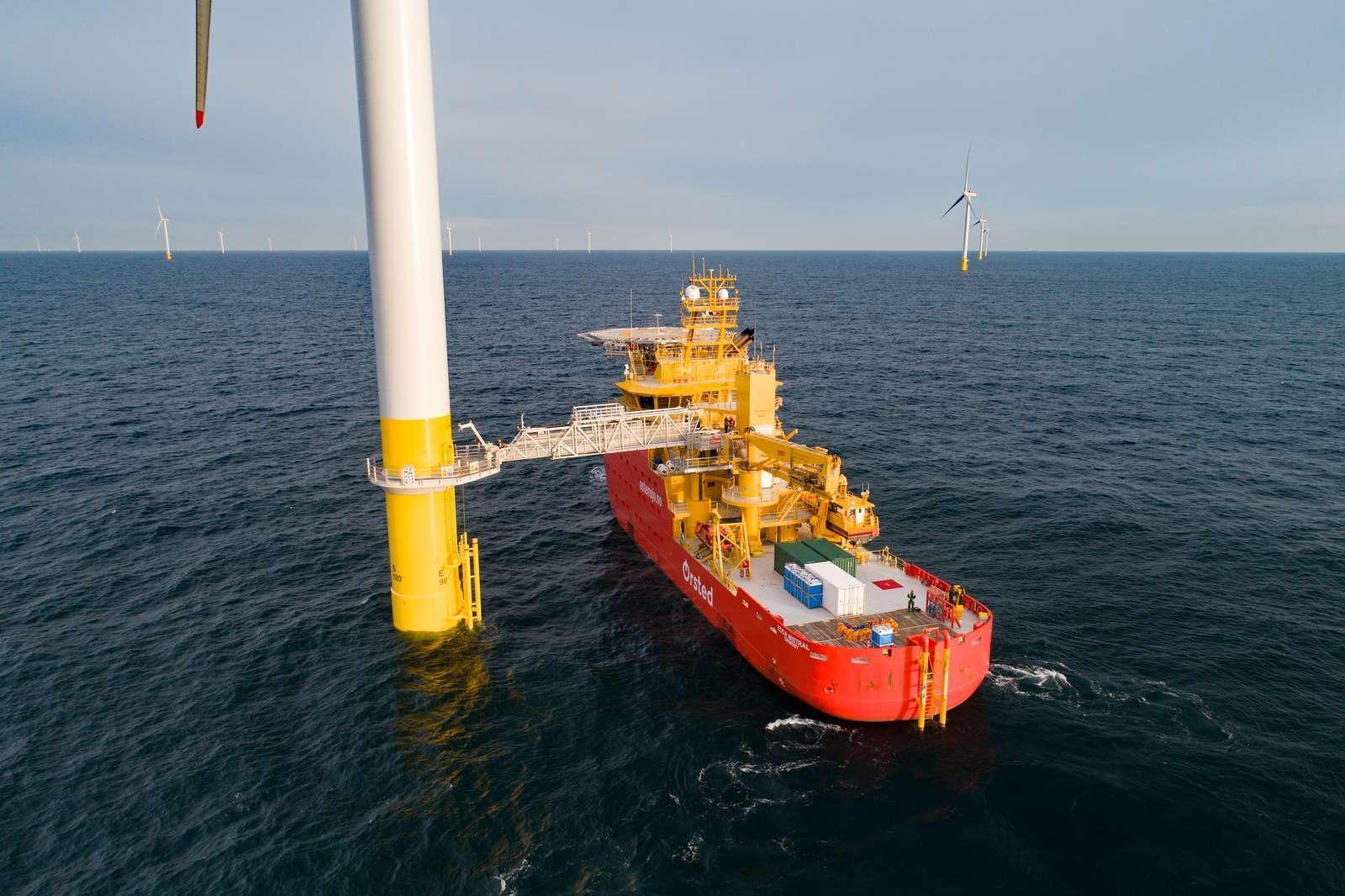 沃旭客製打造離岸運維作業船(SOV)設備堪稱海上旅館，為了讓工程師們辛苦過後可以回到溫暖安全「海上的家」。