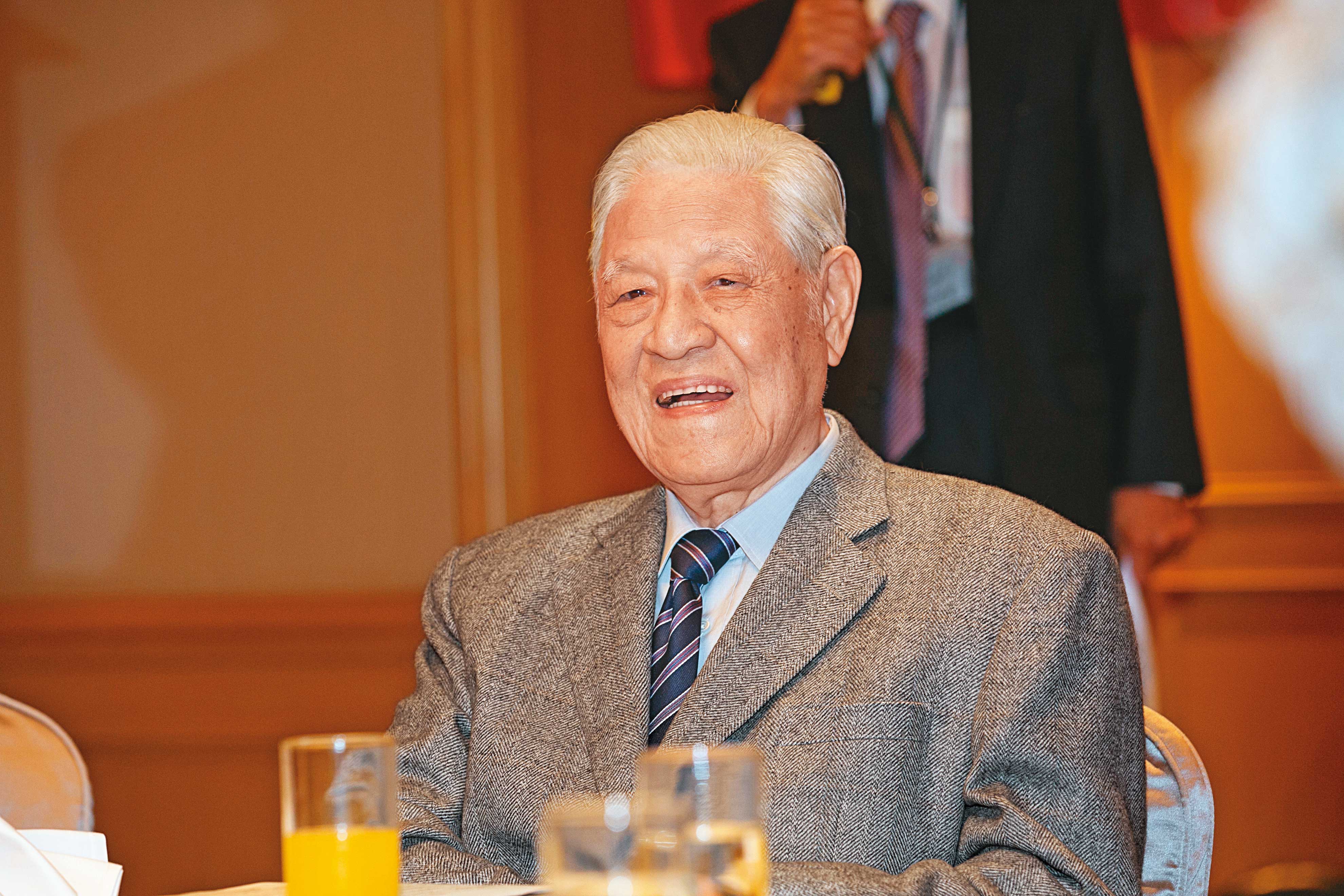 李登輝將威權獨裁體制，轉型為政權能和平輪替的現代化民主國家，成就了他的歷史功業。