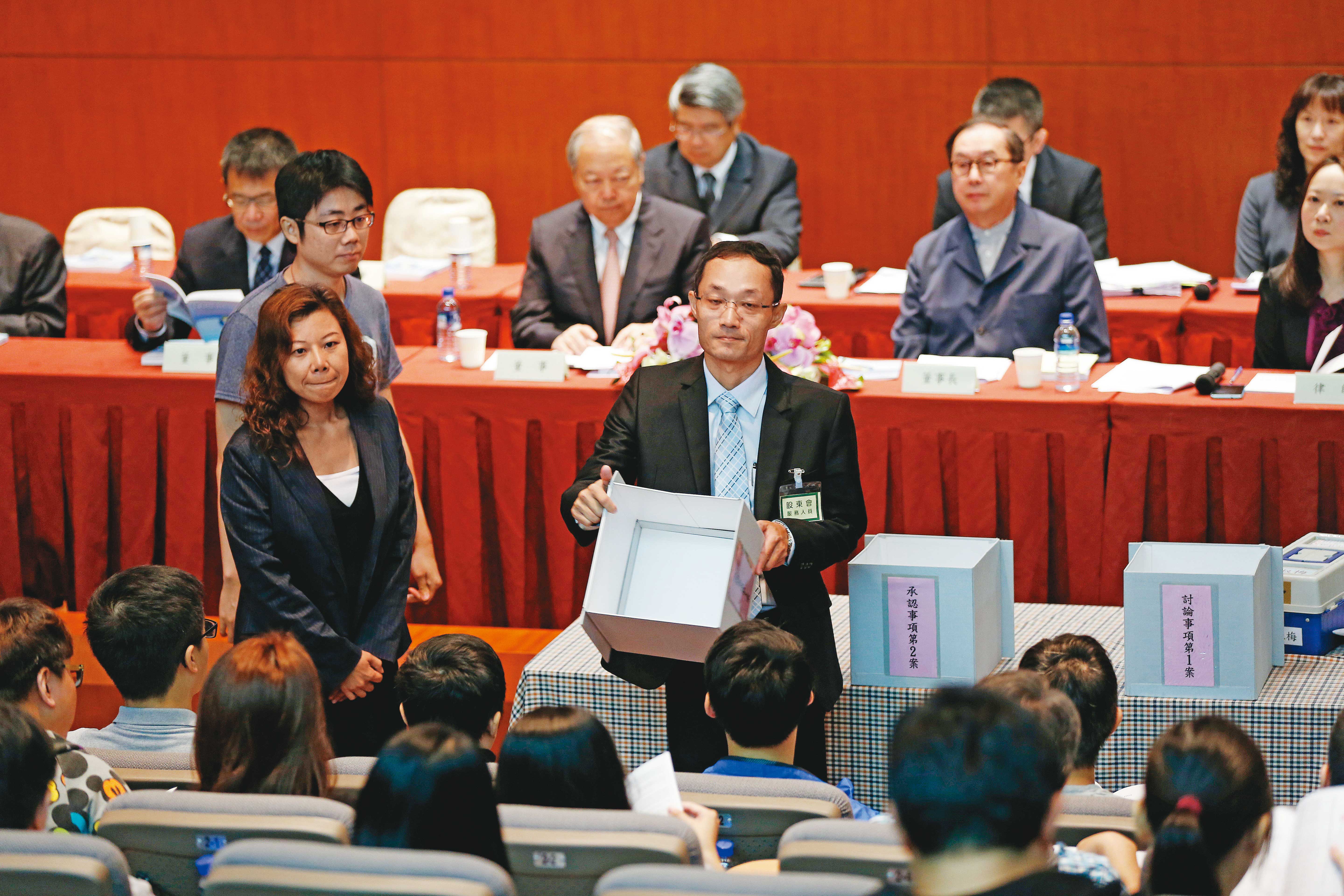 董事應對公司有忠實及善良管理人注意義務,所以遇到董事會有利益衝突時需要迴避。