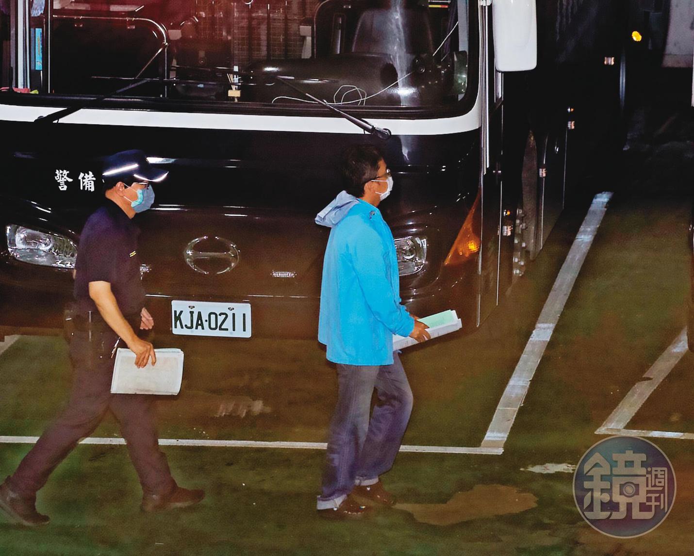 趙正宇國會辦公室主任林家騏(右)一肩扛下罪責,堅稱他假借立委名義詐財,遭法官裁定收押禁見。