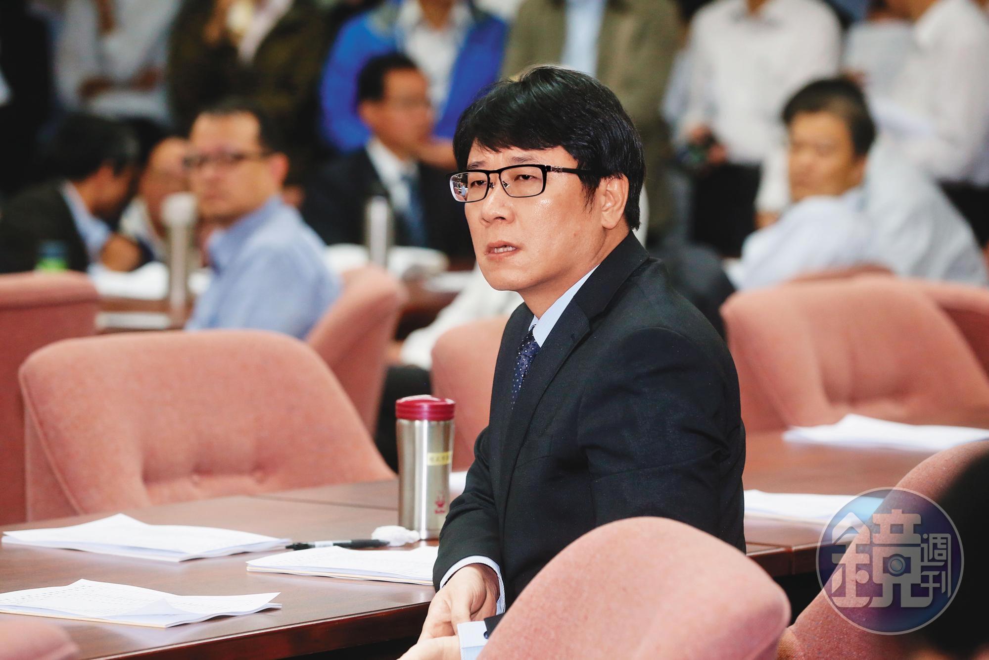 立委趙正宇介入陽明山土地開發案,被控收下殯葬業者950萬元賄款,法官裁定以100萬元交保,北檢不服已提抗告。
