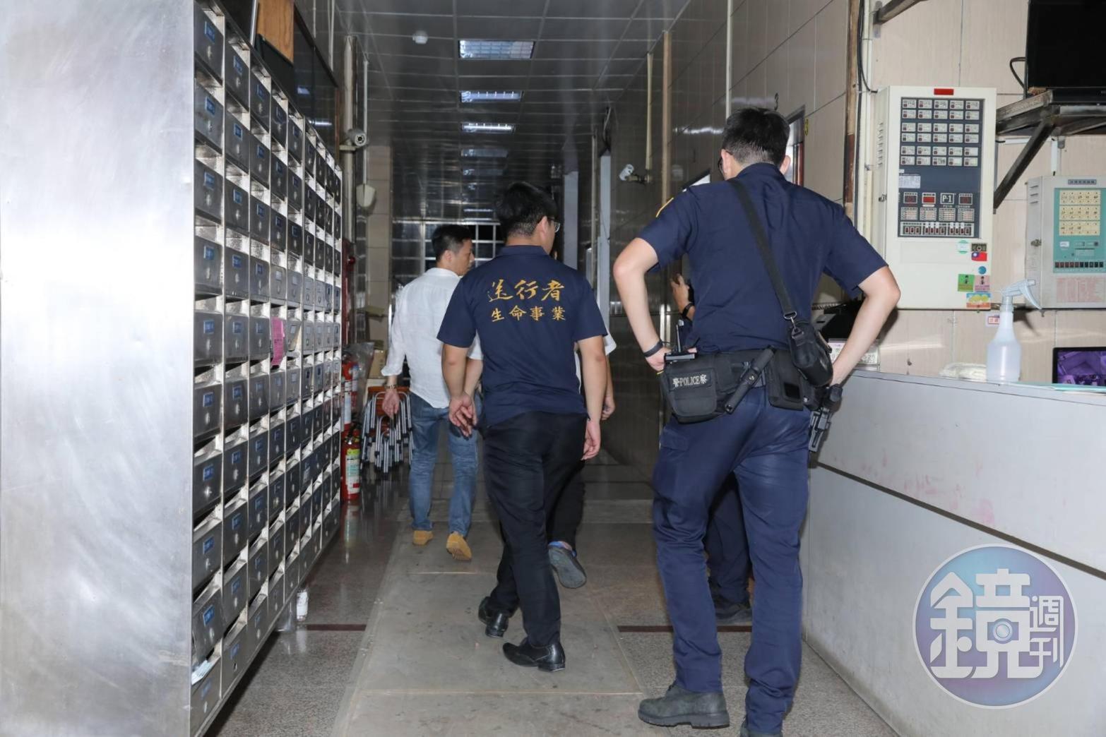 目前殯葬業者已到現場，正等羅霈穎的遺體完成初步勘驗後移至第二殯儀館。