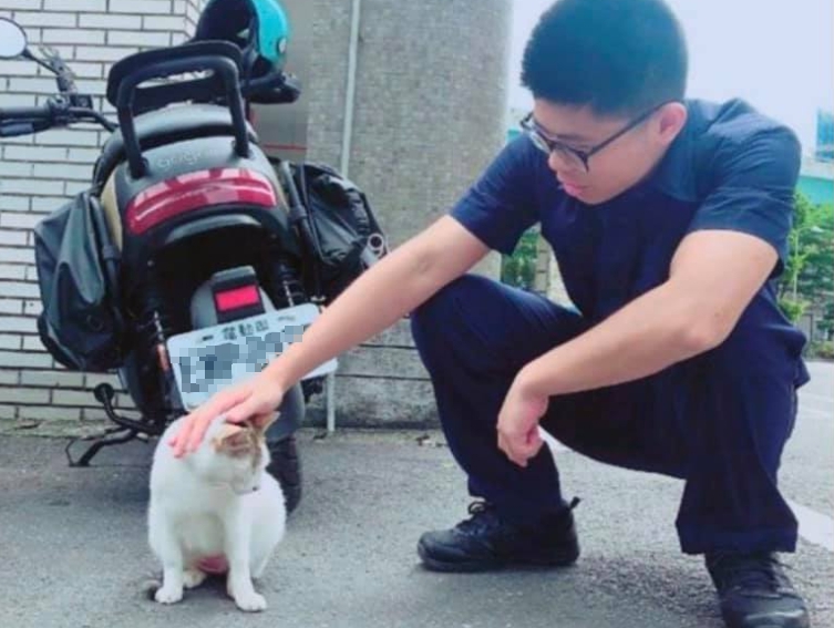 21歲的員警楊庭豪日前在執行勤務的過程中，遭無照少年撞上腦死，家屬悲痛之下決定器捐。（翻攝自楊庭豪臉書）