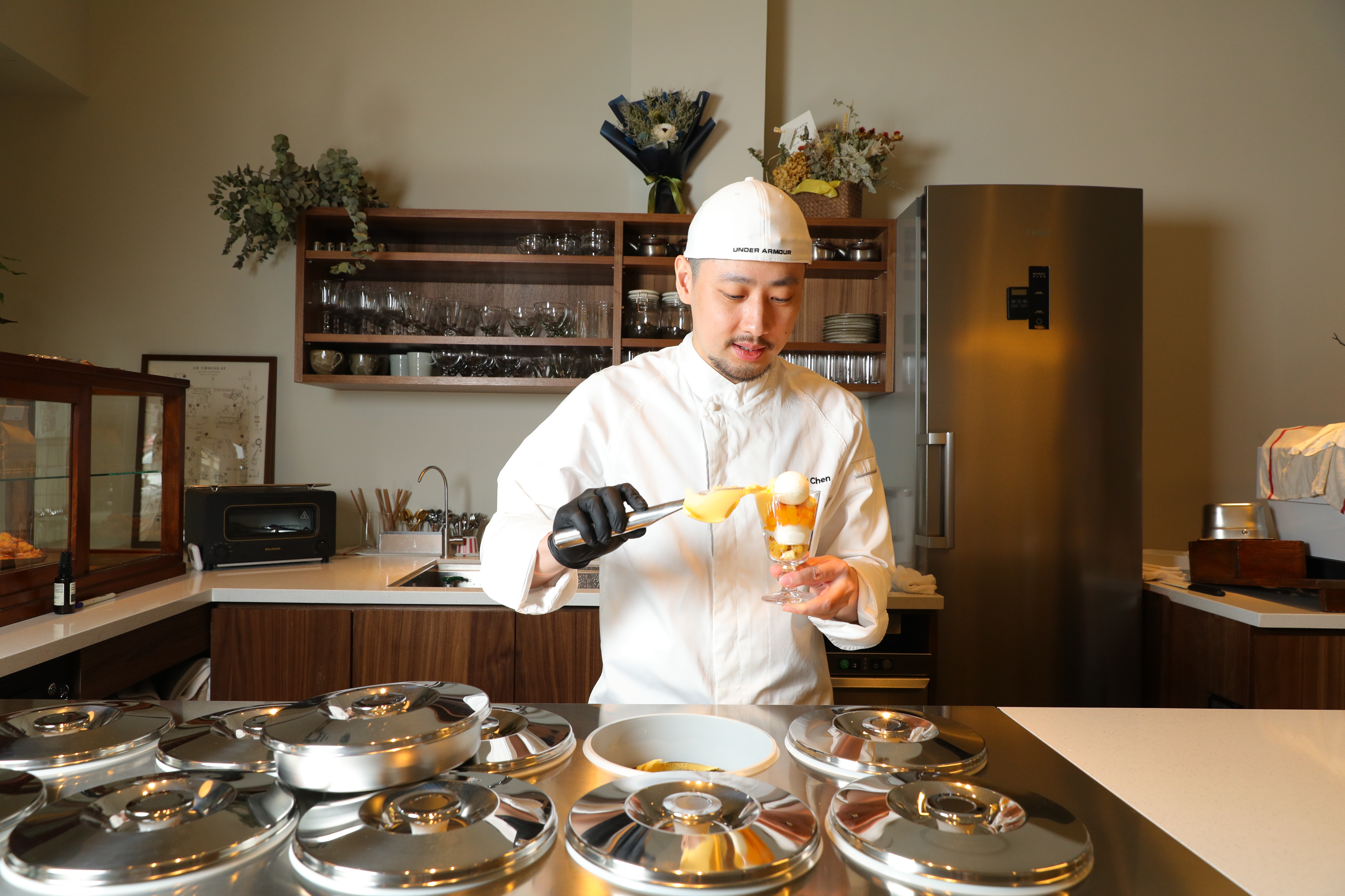 「Deux Doux Crèmerie, Pâtisserie & Café」主理人陳謙璿是冰淇淋職人，創作風味獨特的冰甜點。