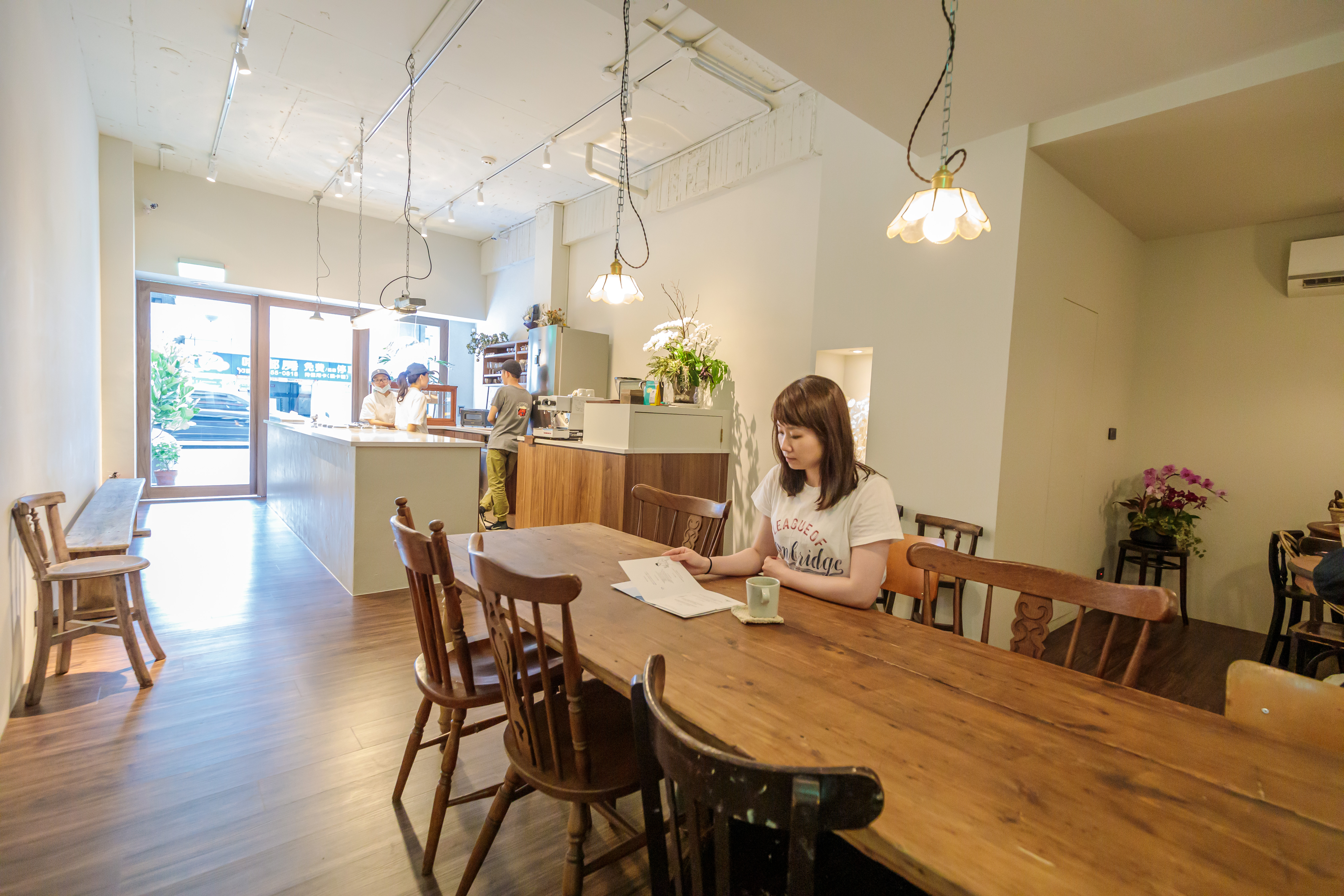 老件家具、長桌鋪陳出好氣質。
