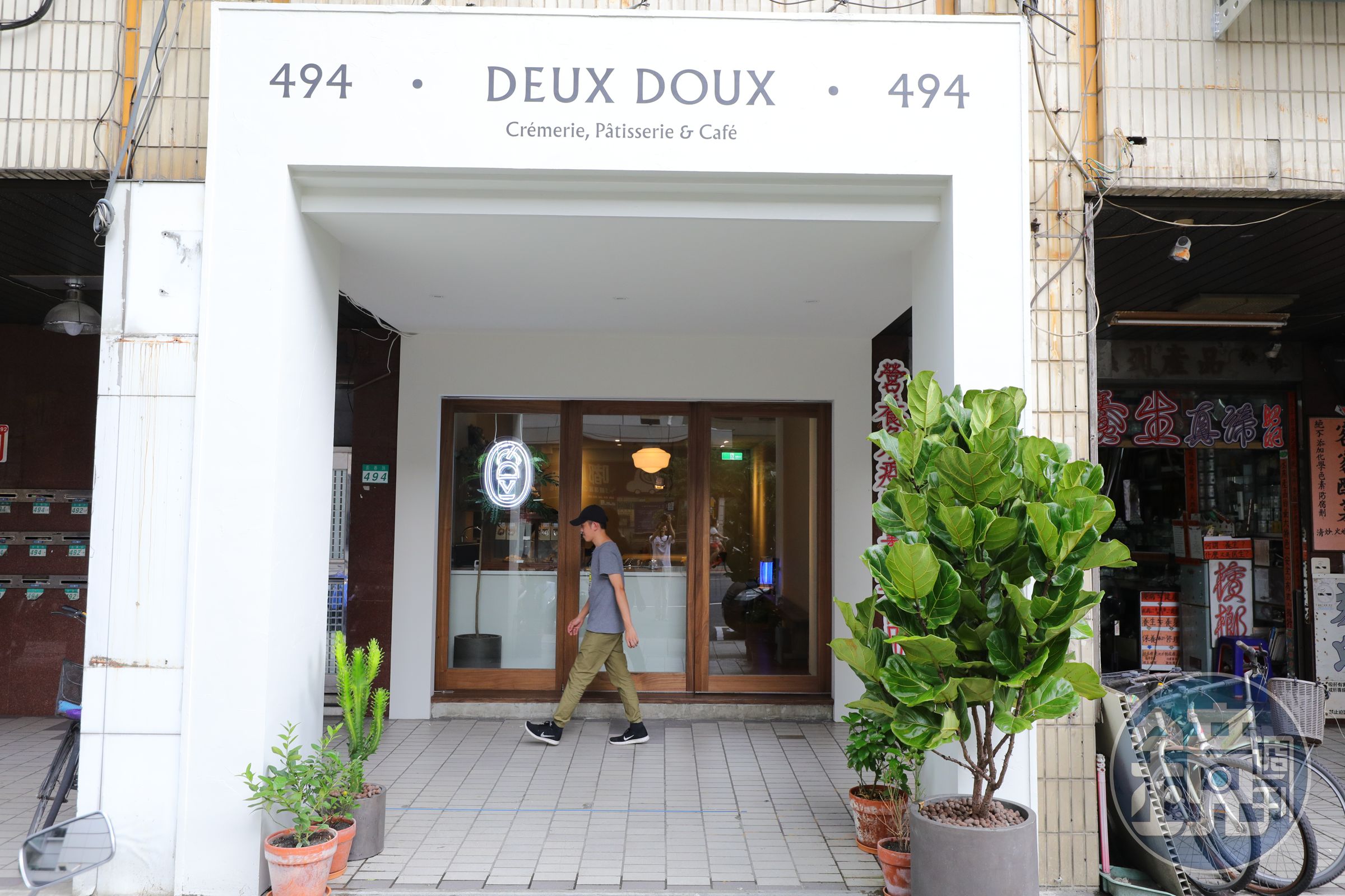 店一開幕就在IG上爆紅，Deux、Doux在法文上是2、甜之意，Willson說，可念成「嘟嘟」。