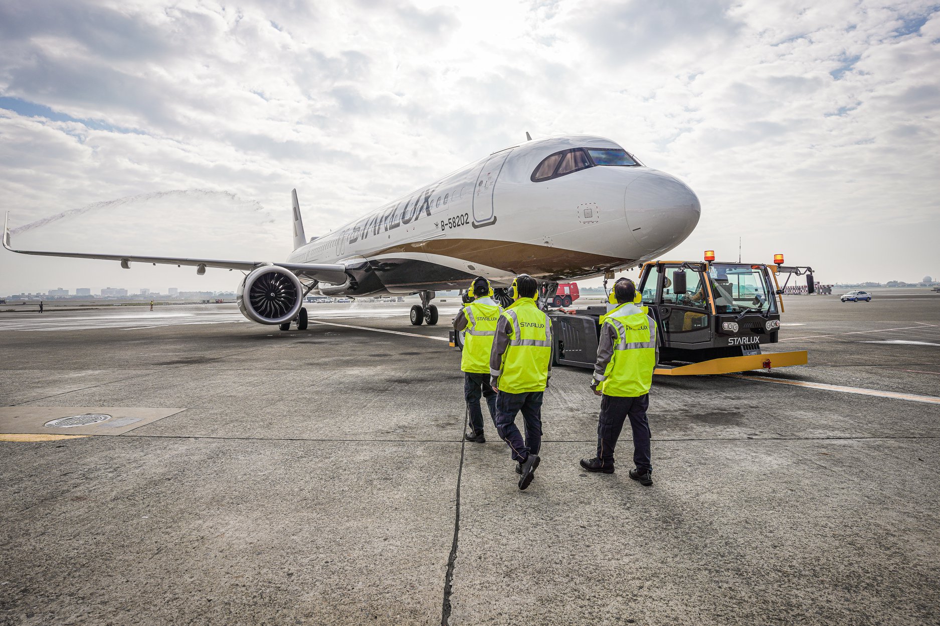 星宇航空在8月7日推出JX-8888微旅行航班，屆時將由張國煒親自執飛。（翻攝自星宇航空臉書）