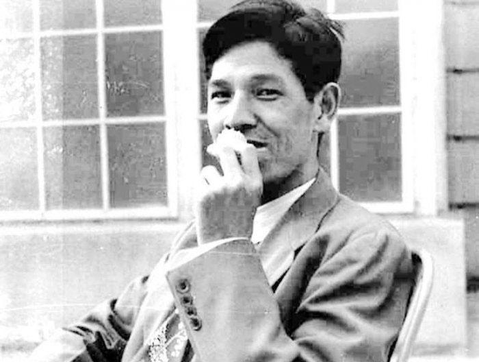 李登輝年輕時身影削瘦、斯文,與從政後意氣風發截然不同。(李登輝基金會提供)