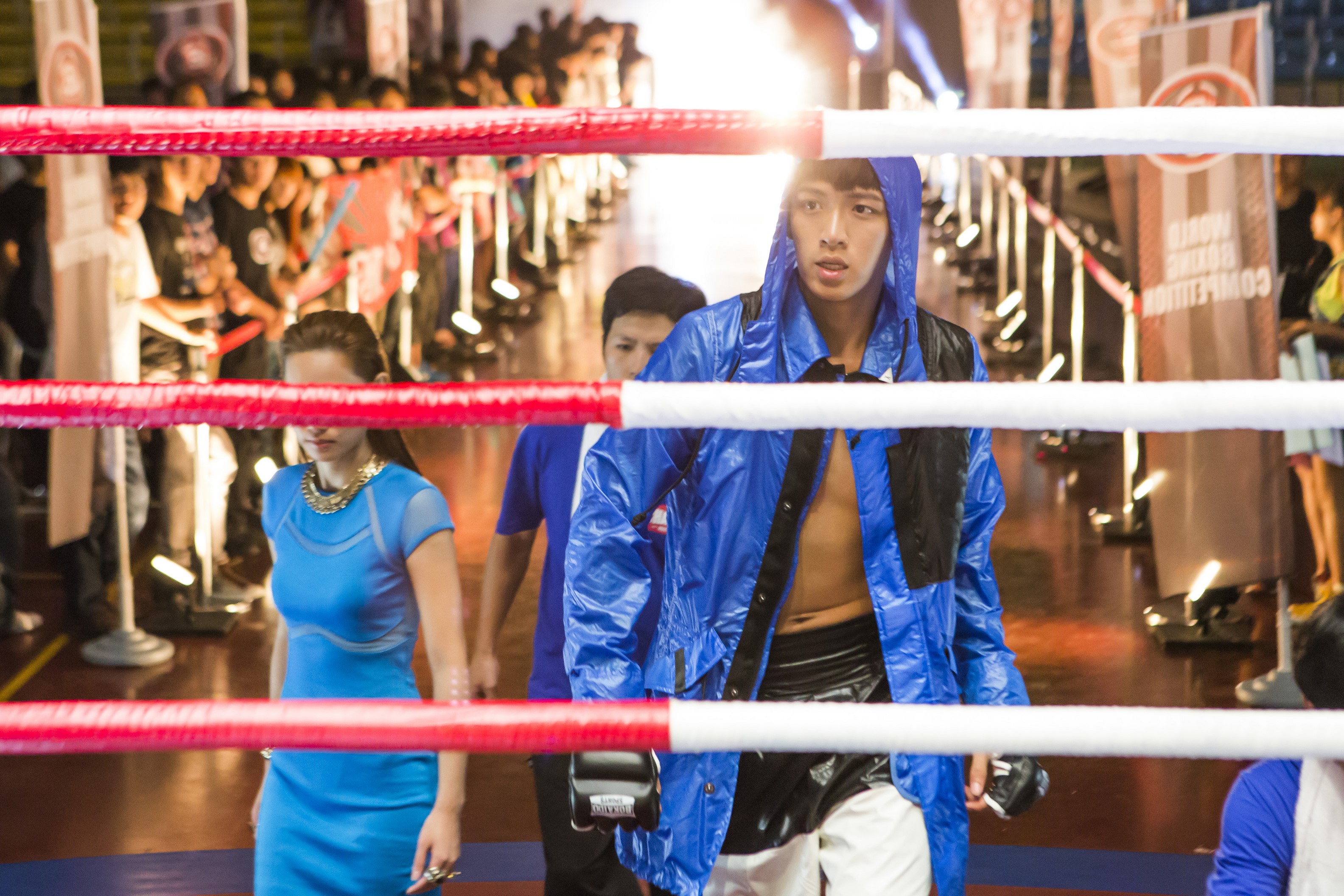 在電影中飾演「不倒俠」的柯震東，也奮力為自己的電影票房努力戰鬥。（傳影互動提供）