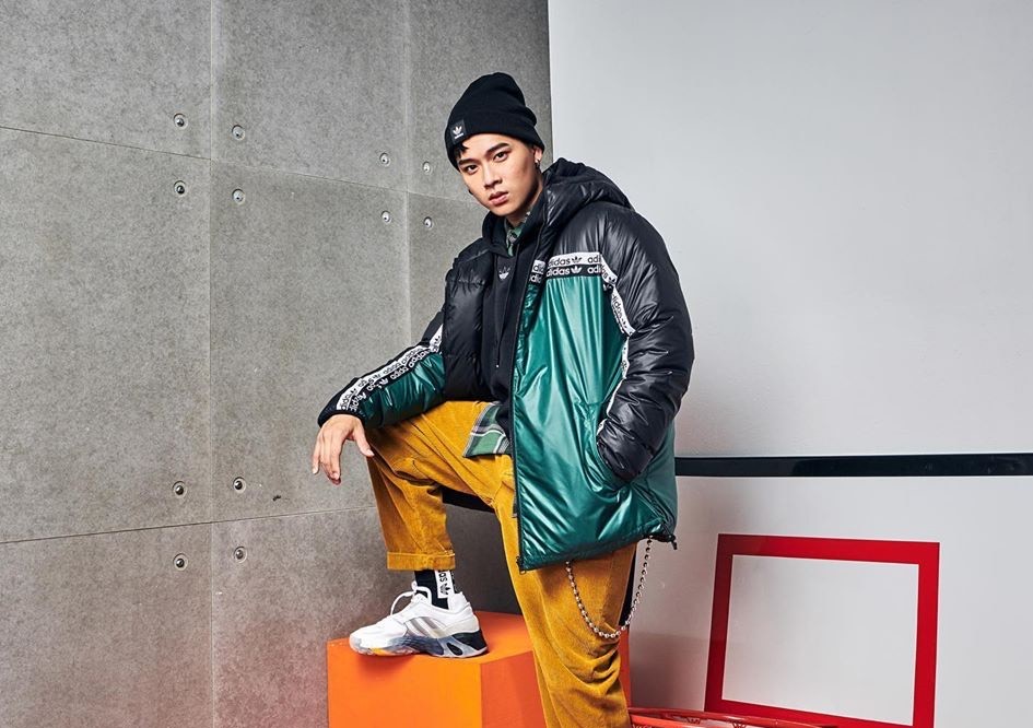 高爾宣日前到海邊拍MV，引發放火及遺留垃圾爭議。（翻攝自高爾宣臉書）