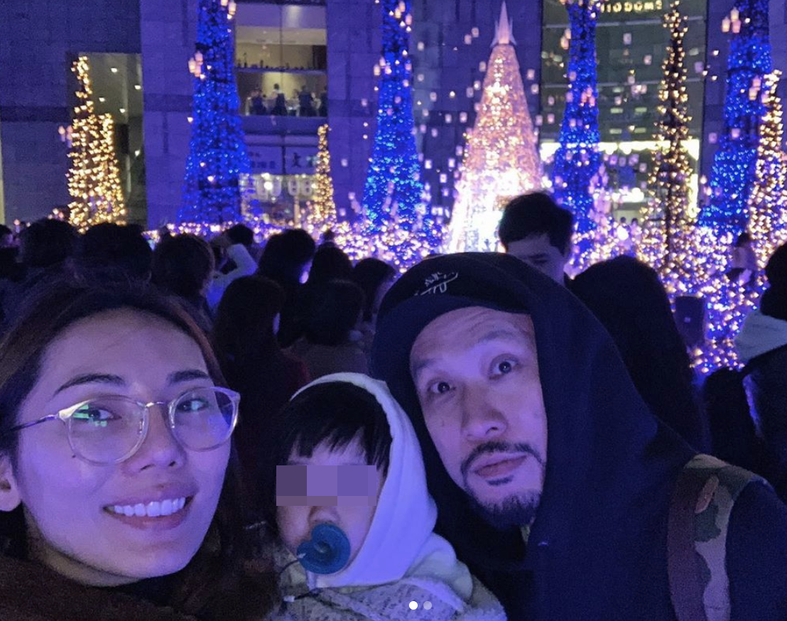 熱狗和女友鄭年均的女兒「小小啵」模樣可愛，一家三口幸福融洽。（圖片翻攝自鄭年均IG）