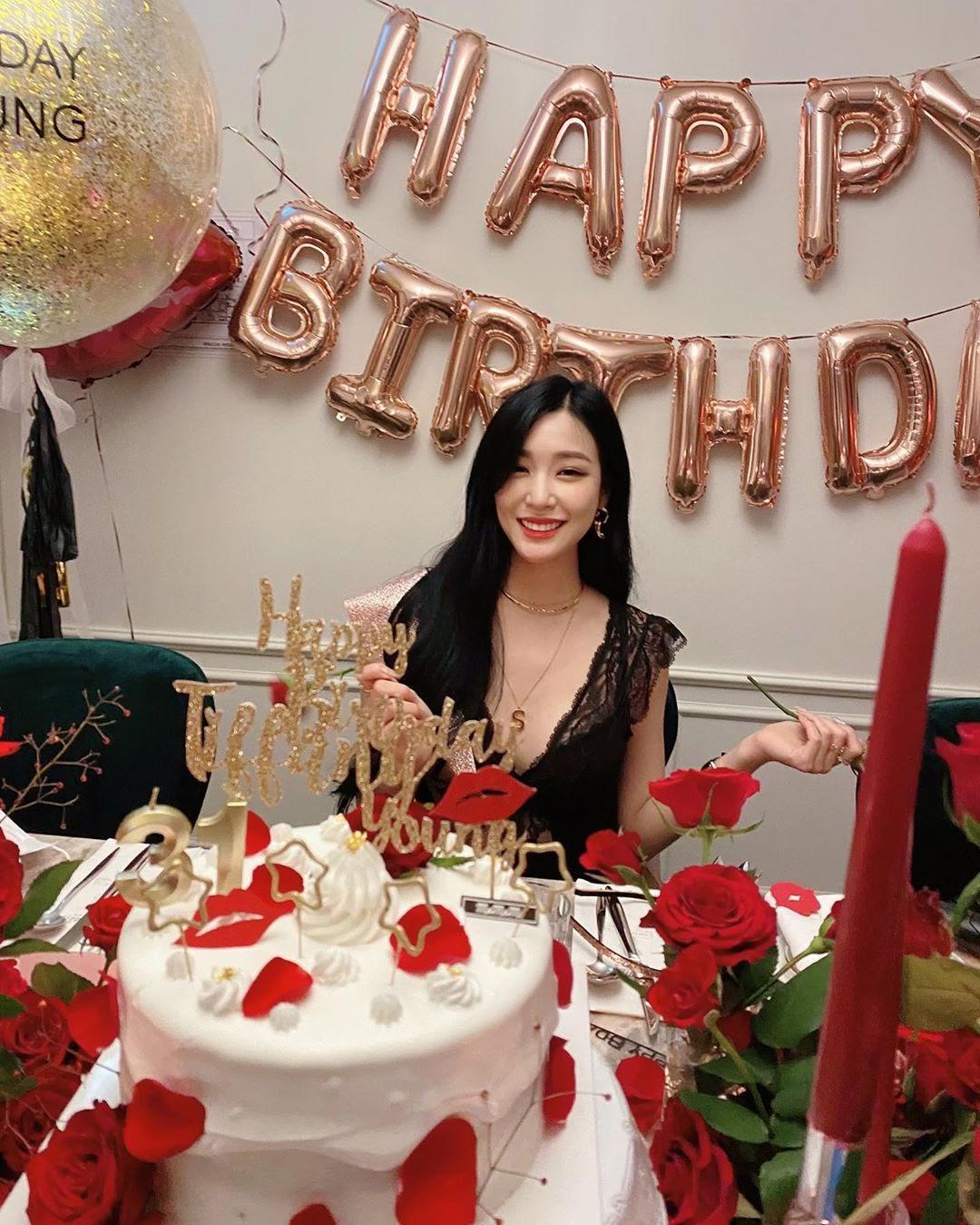 蒂芬妮1日開生日派對與成員一起慶生。(翻攝蒂芬妮Instagram)
