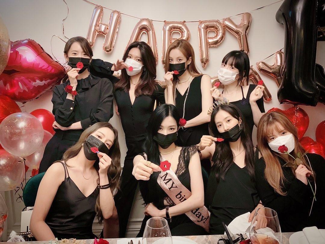 少女時代8成員難得全員到齊,感謝SONE這13年來的支持。(翻攝蒂芬妮Instagram)