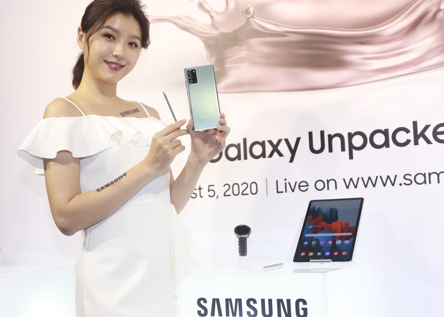 三星舉辦下半年旗艦機皇Galaxy Note 20系列全球發表會，同時推出5款新品。