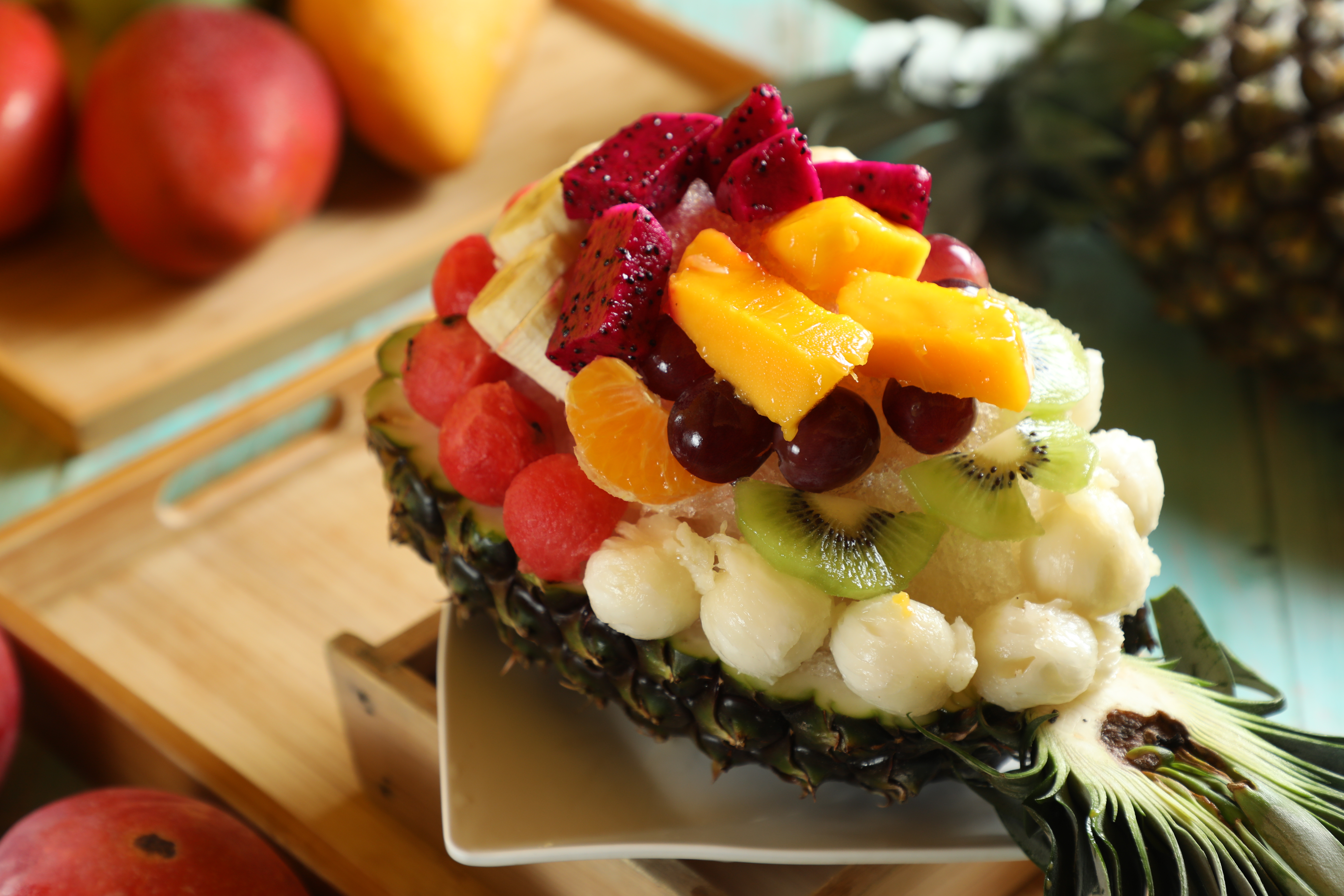 「夏日王國」用牛奶鳳梨、西瓜，取「旺來頭西瓜尾，越吃越涮嘴」的俗語之意，加上葡萄、香蕉、芒果，澎湃過癮。（180元／份，需提前3天以粉絲專頁私訊預訂，數量有限）