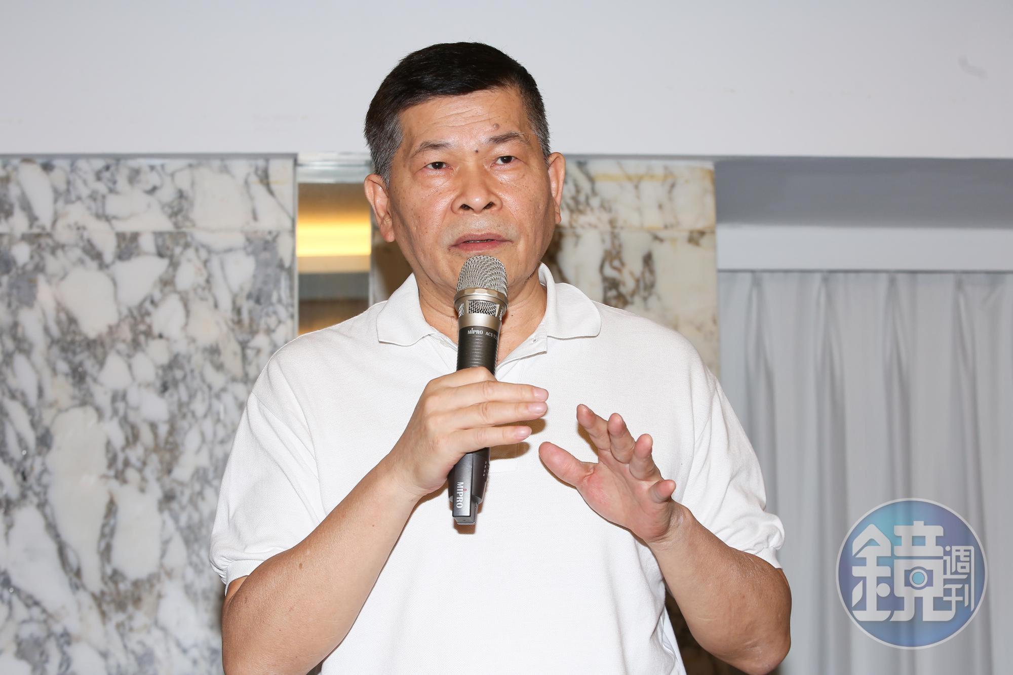 澎恰恰欠債2億4千萬,開記者會宣告破產。