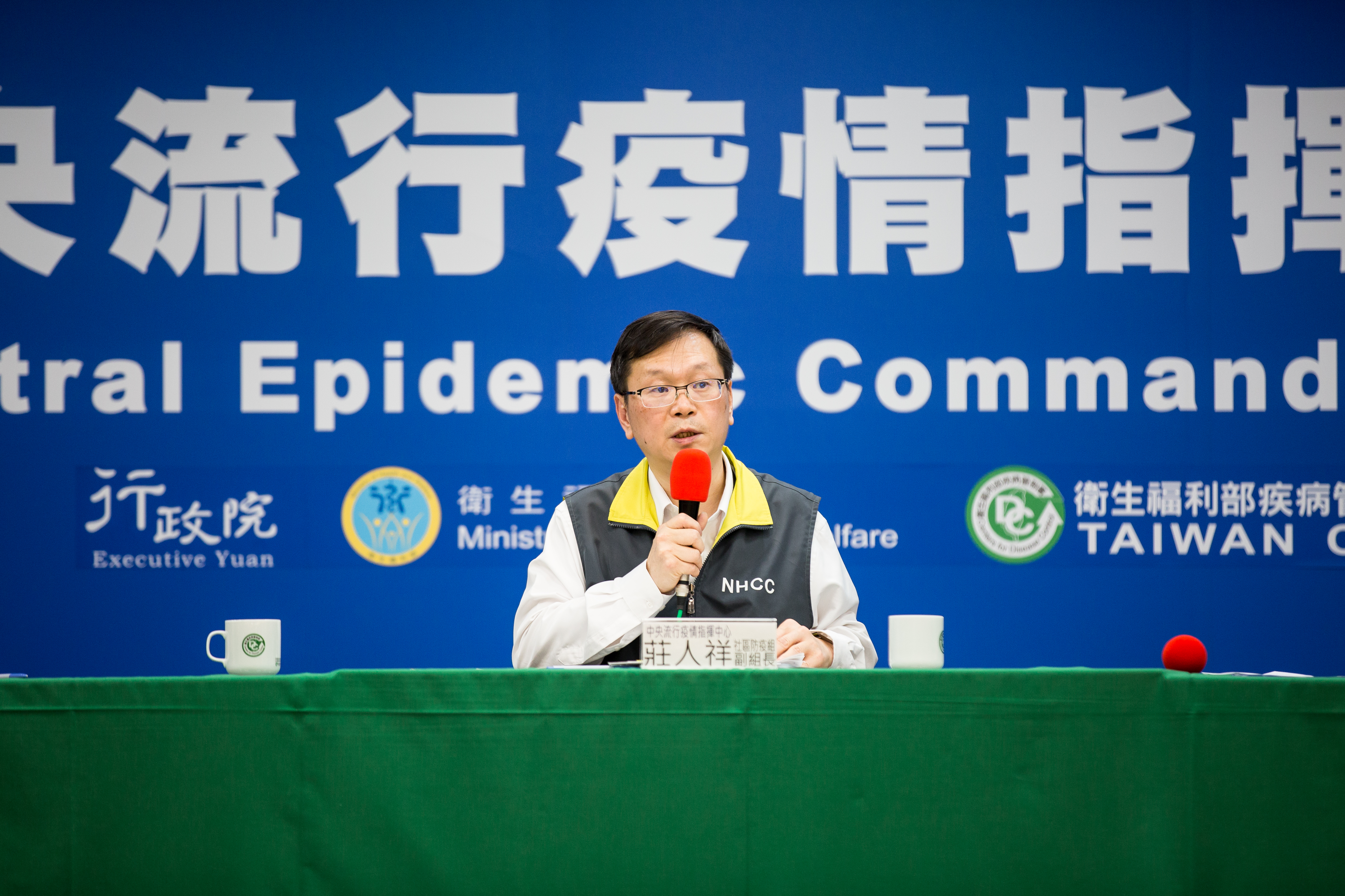 提及赴港居家檢疫落跑後確診的個案，莊人祥證實為台灣人。（本刊資料照）