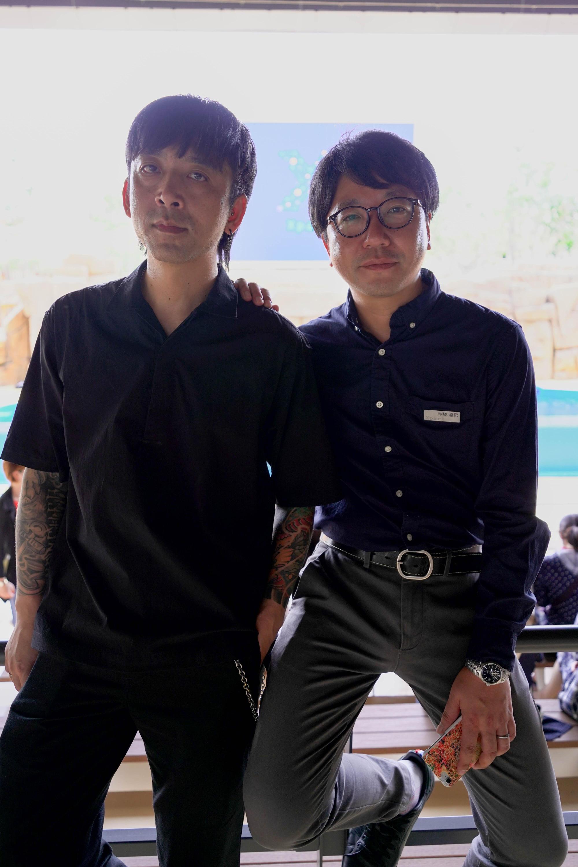 鼎拉斯藝術總監黃清毅(左)與Xpark資深經理寺脇隆男(右)於專訪後合影,黃清毅期待呈現給國人超越國際水準的光影體驗。