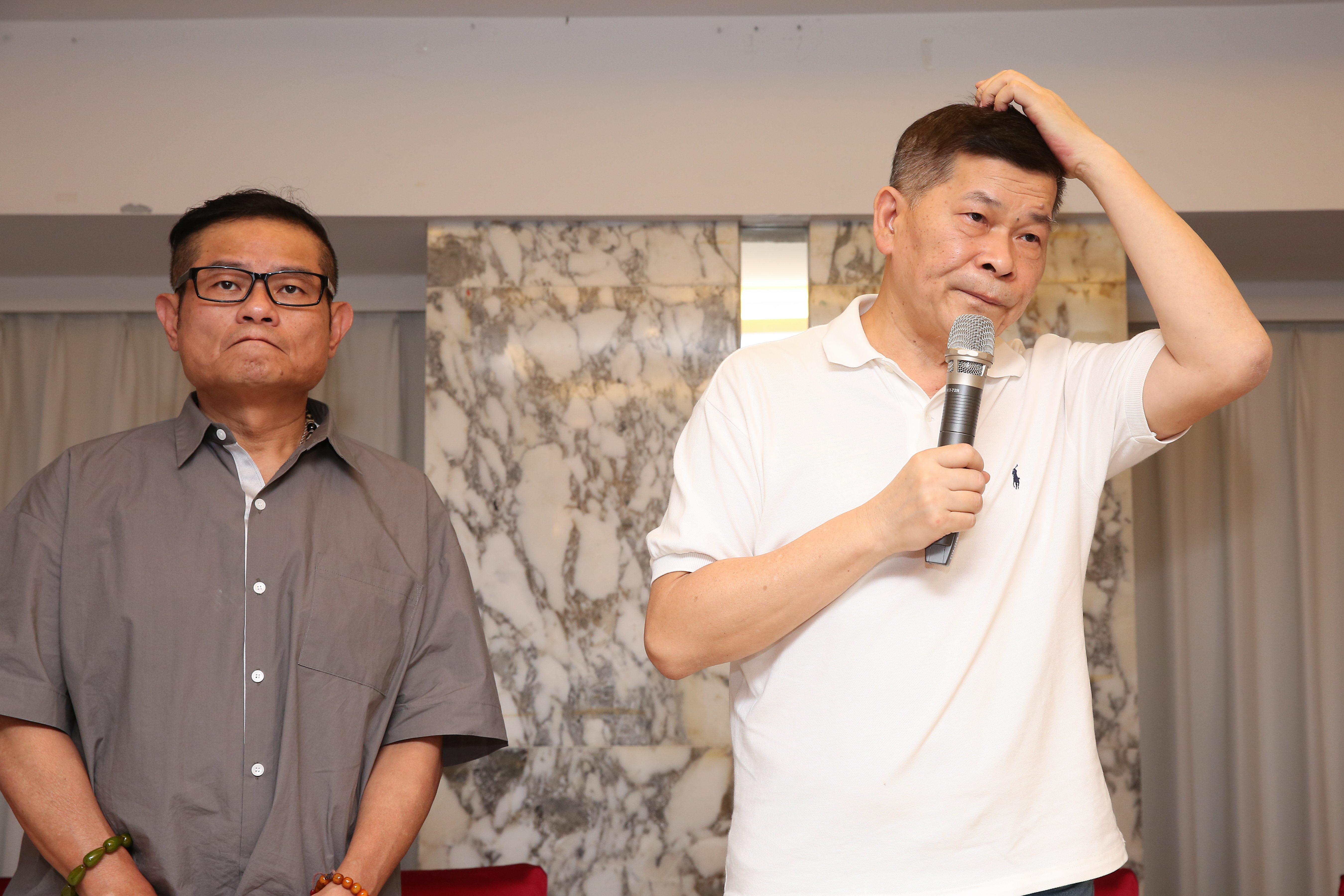 許效舜曾經接獲澎恰恰想不開的簡訊。