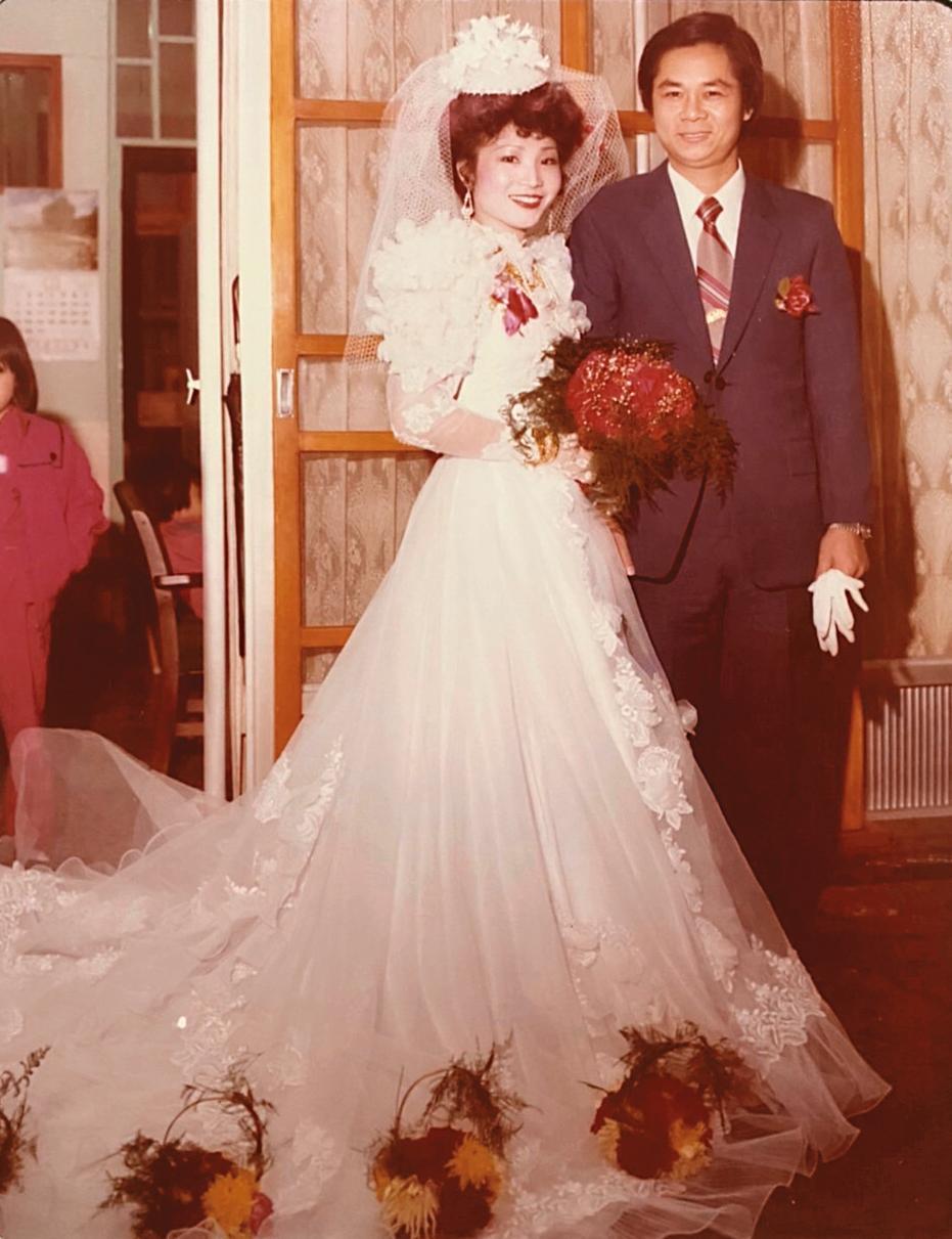 陳秀嬌（左）26歲那年，與林福清（右）相親結婚。（林揚茗提供）