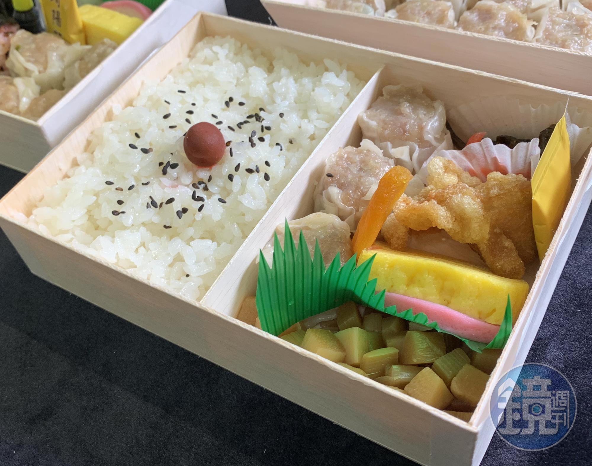 「燒賣便當」內含燒賣、日式炸雞、玉子燒及竹筍丁。（175元／個）