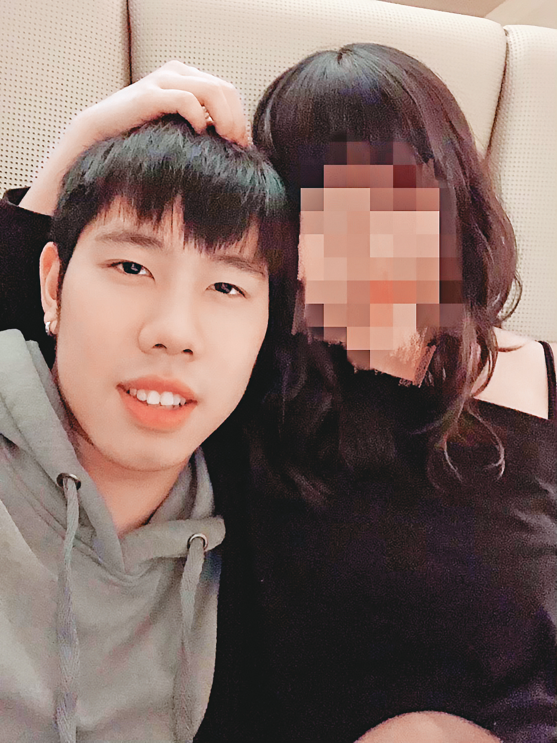 B女（右）認為，因為跟翁男交往期間正好待業中、沒什麼閒錢，才被翁男火速提分手。（讀者提供）