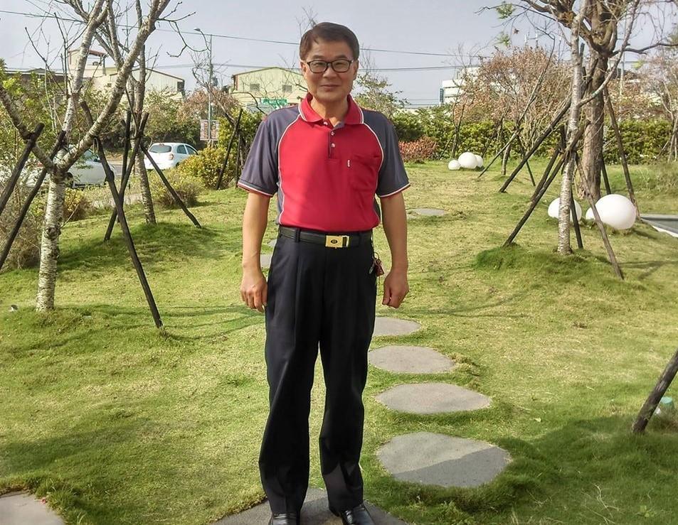 草屯鎮公所課長林炯欽凌晨返家遭撞身亡。(翻攝自林炯欽臉書)