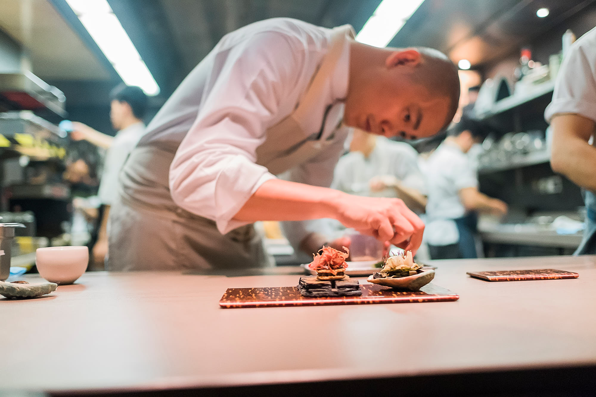 江振誠經營新加坡「Restaurant ANDRE」餐廳10年，獲得米其林二星的榮譽。（牽猴子整合行銷提供）