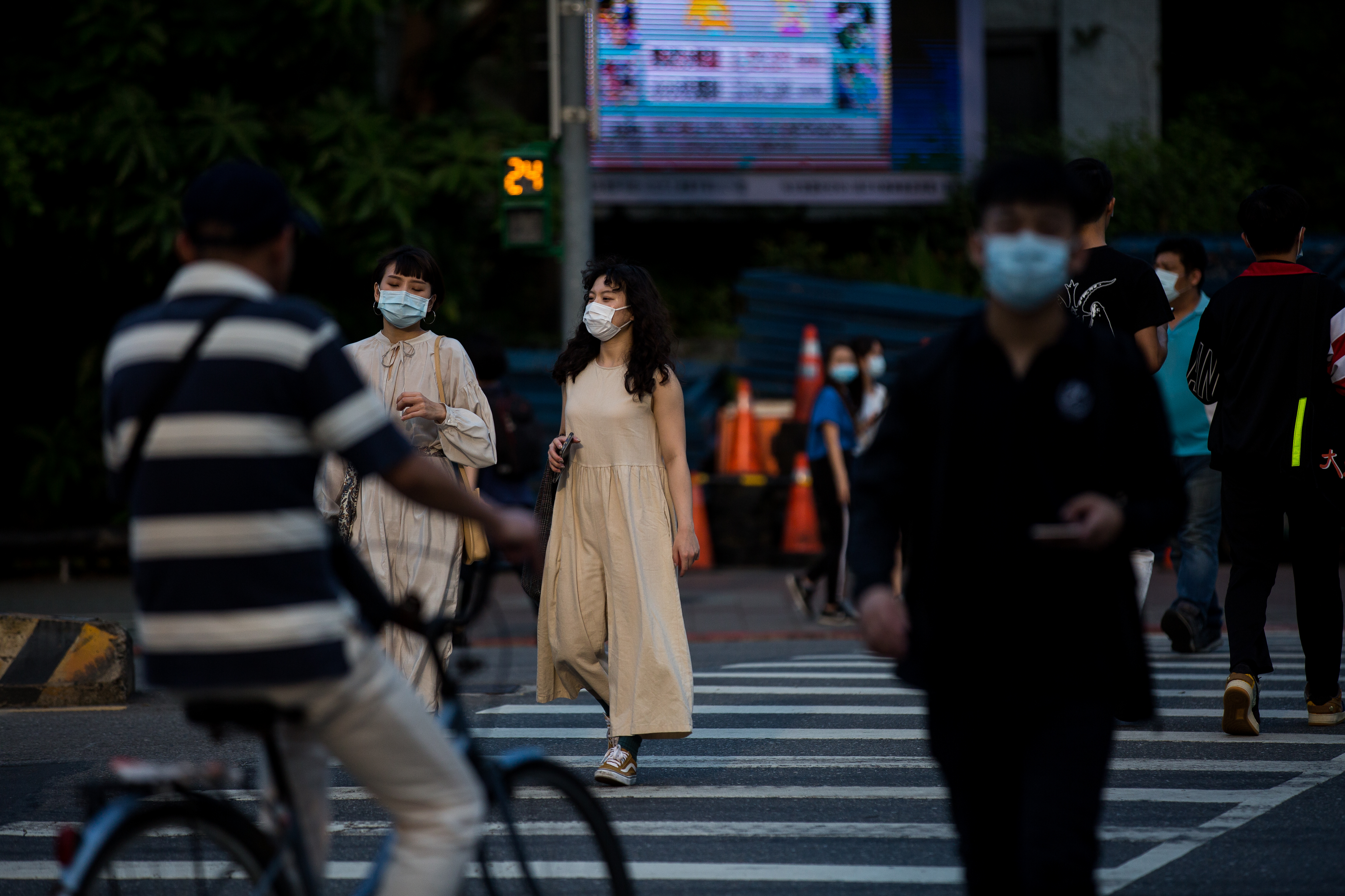 為研究我國是否具有社區感染情況，台大公衛學院和彰化縣衛生局合作進行萬人血清抗體檢驗，示意圖。（本刊資料照）