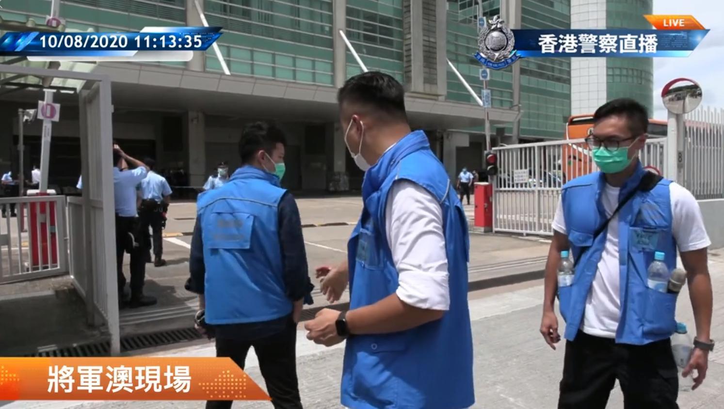 香港警察今日上午大動作搜查壹傳媒集團總部，甚至開直播供外界得知此訊息。（翻攝自香港警察臉書）