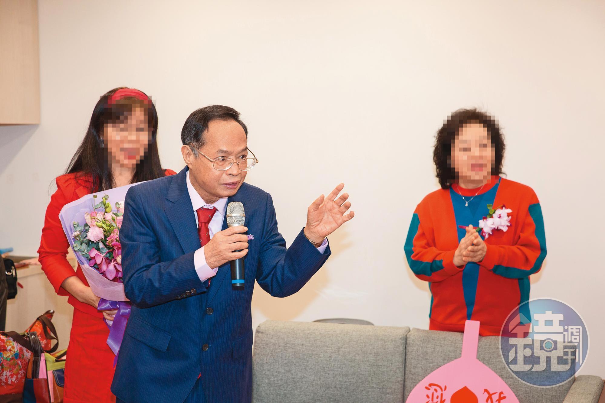 幸喬語認為,徐浩城看起來古意古意(台語:老實),講台灣國語,口拙又長得不好看,不知道的人和他接觸後,都會以為外界對他的指控只是謠言。