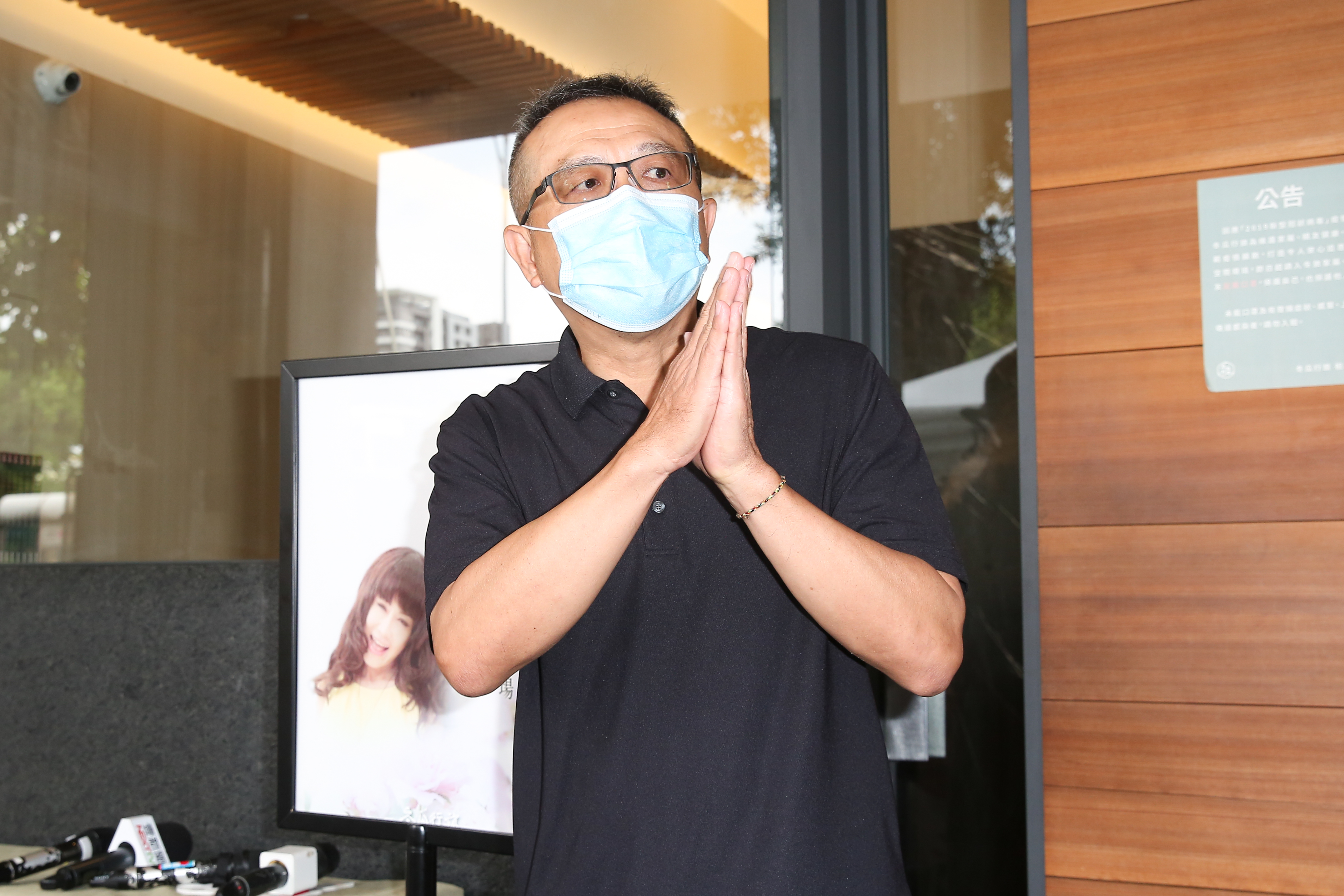 謝順福表示老婆夢到羅霈穎跟高凌風還有豬哥亮在打麻將,應該是已經在天上團圓了。