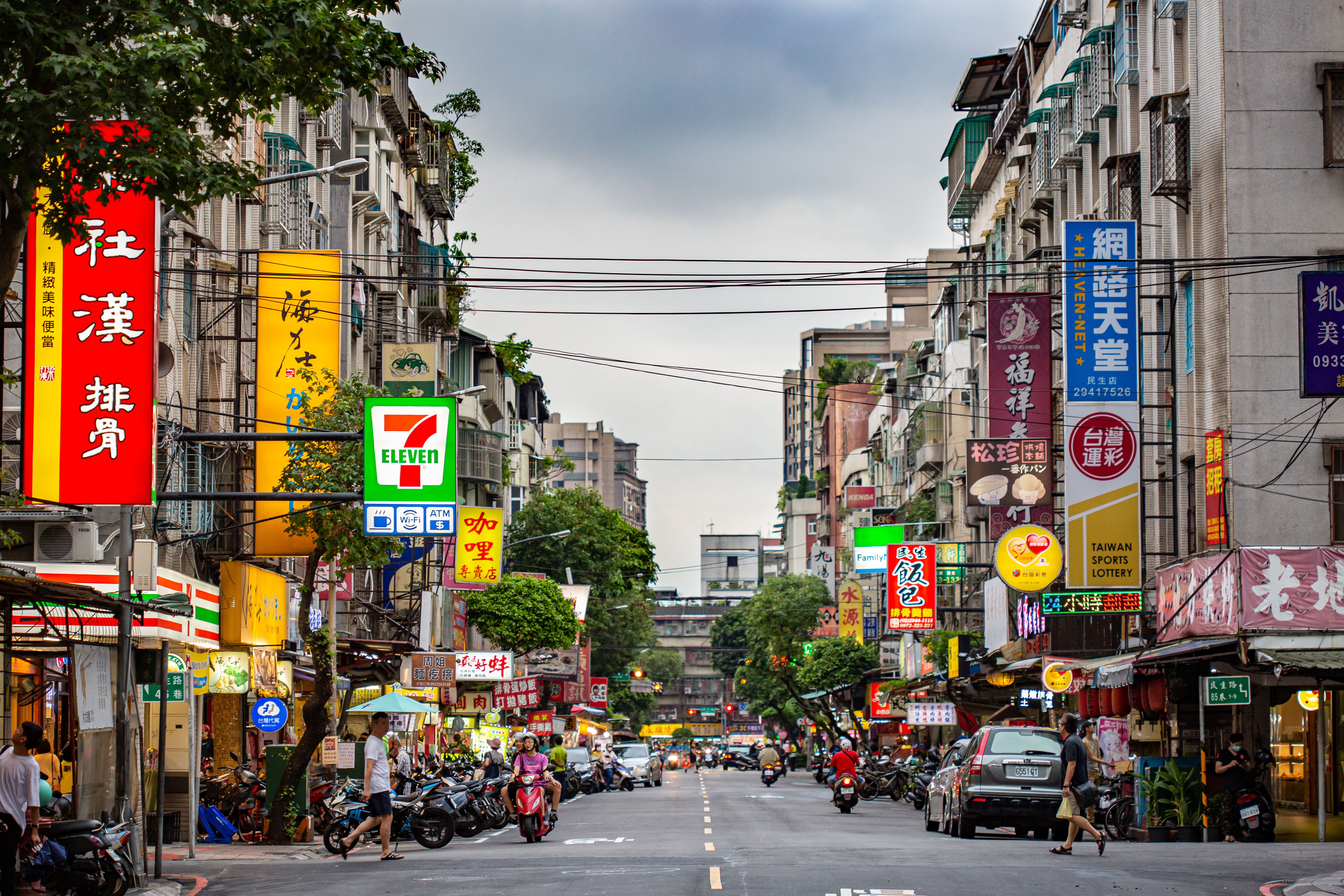 永和民生路只有短短300公尺，但有超過60間餐飲商家。