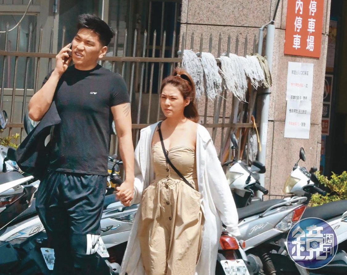 熊熊與鄭旭哲交往4個月就進度超前,不僅傳出懷有身孕,兩人也一起為新家挑傢俱。