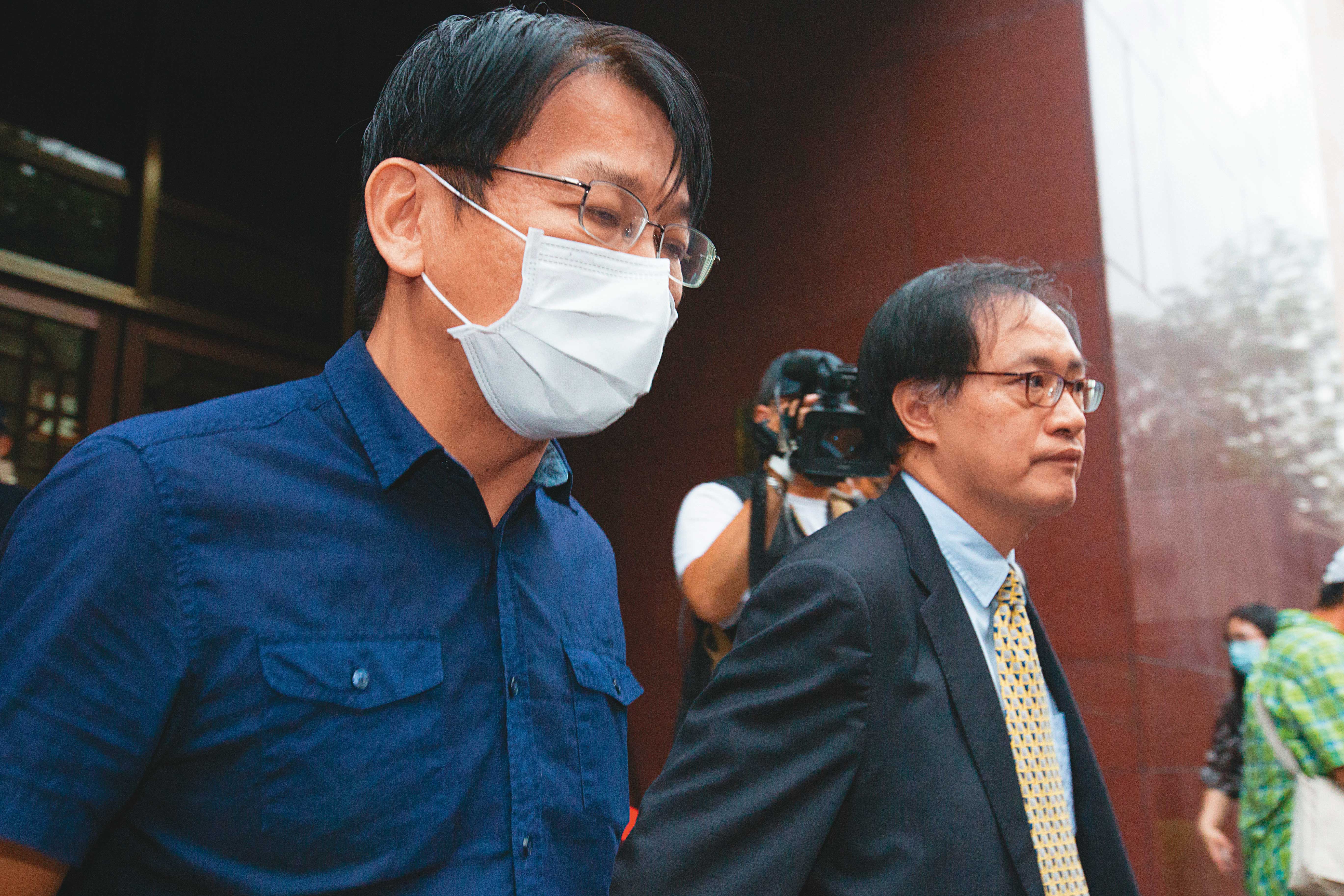 檢方以徐永明有勾串之虞向院方聲請羈押，但法官認為他雖涉期約索賄，但情節相對輕微，裁定將他交保並諭知不得與證人接觸。