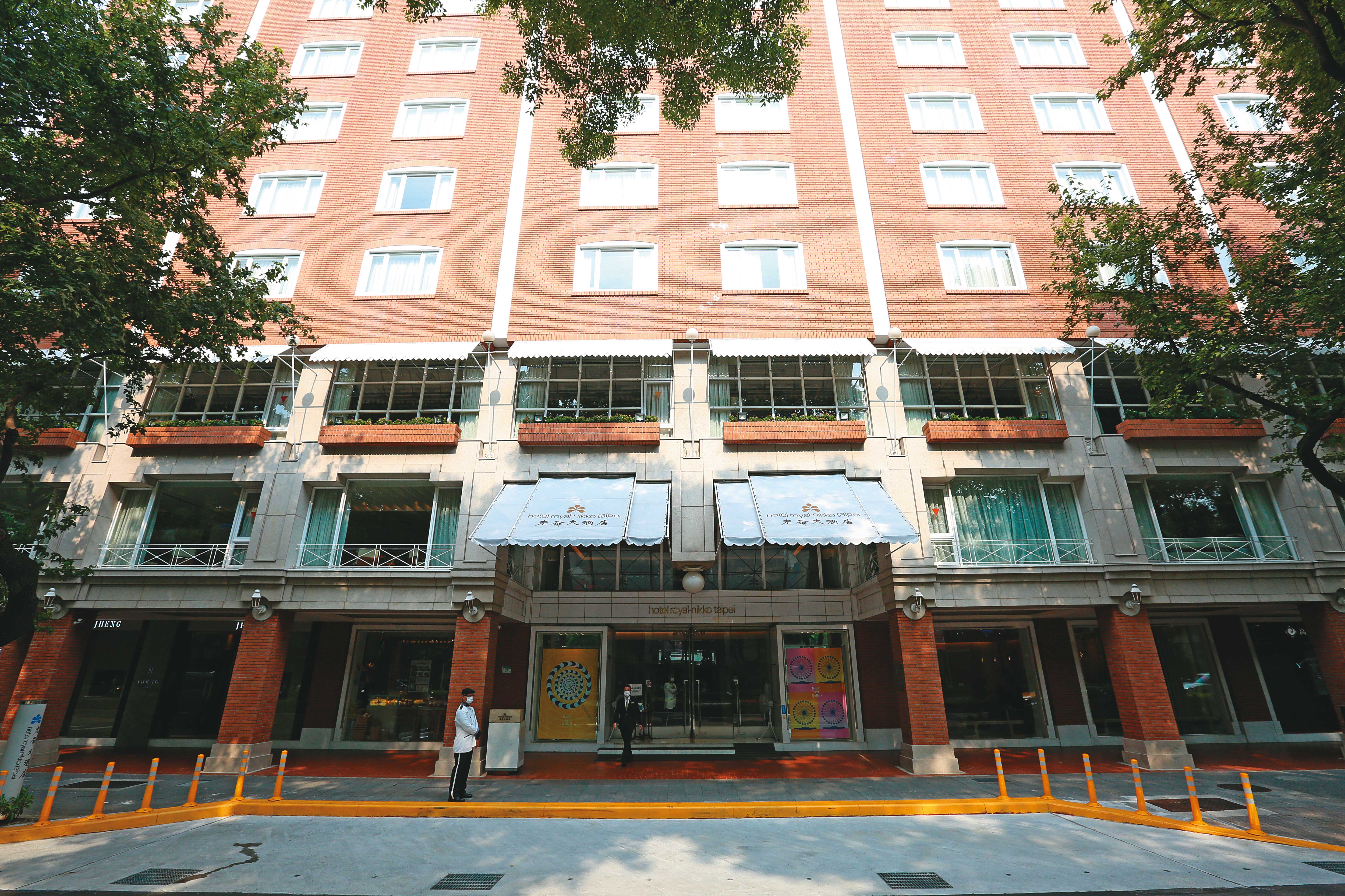 徐永明宣稱在老爺酒店向金主借款300萬元周轉黨部資金缺口,後來改稱在附近另家酒店與金主碰面取款。圖為老爺酒店外觀。
