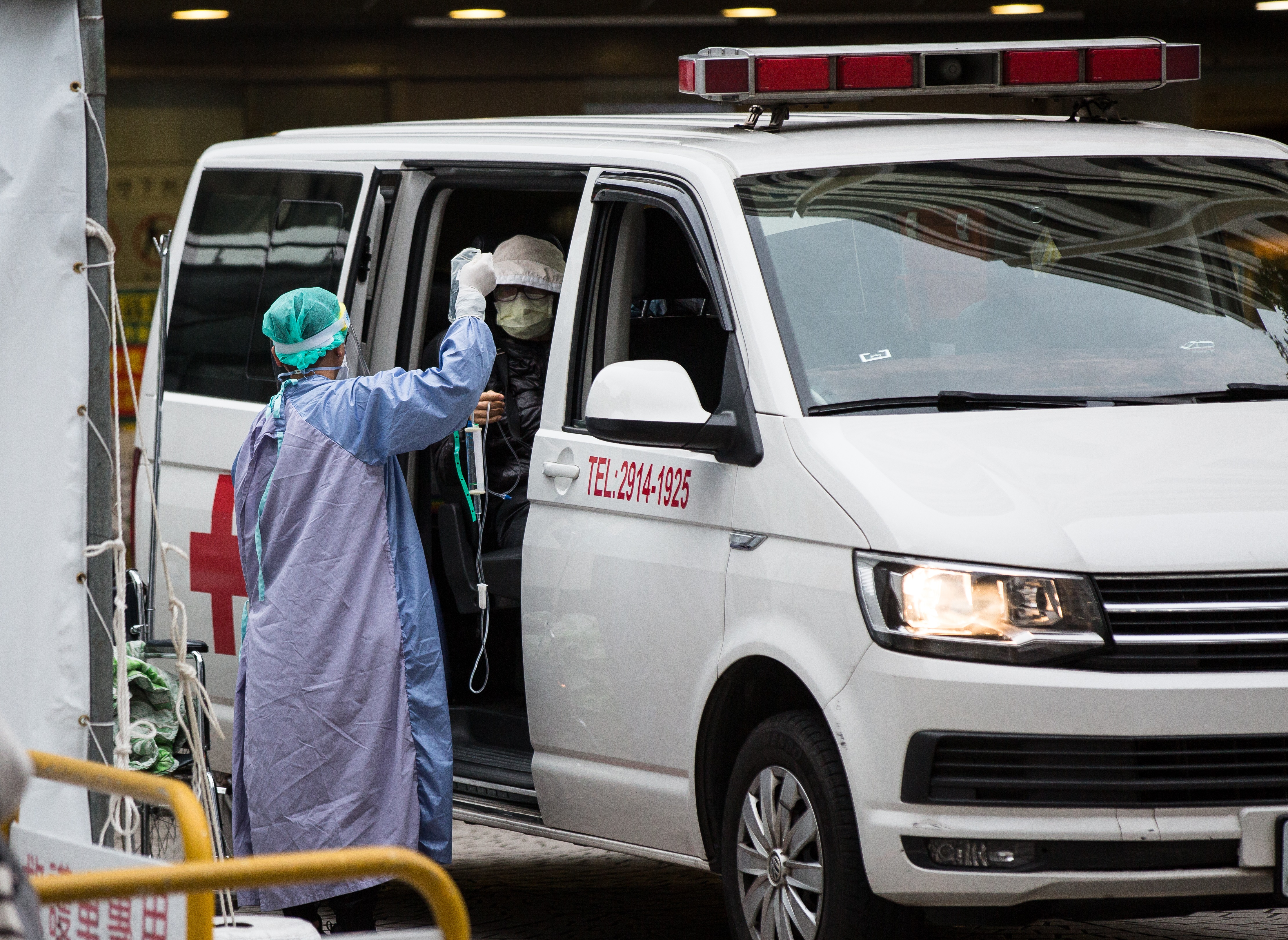 為防堵武漢肺炎，出入公共場所都須量測體溫戴口罩。圖為示意圖，與新聞當事人無關。