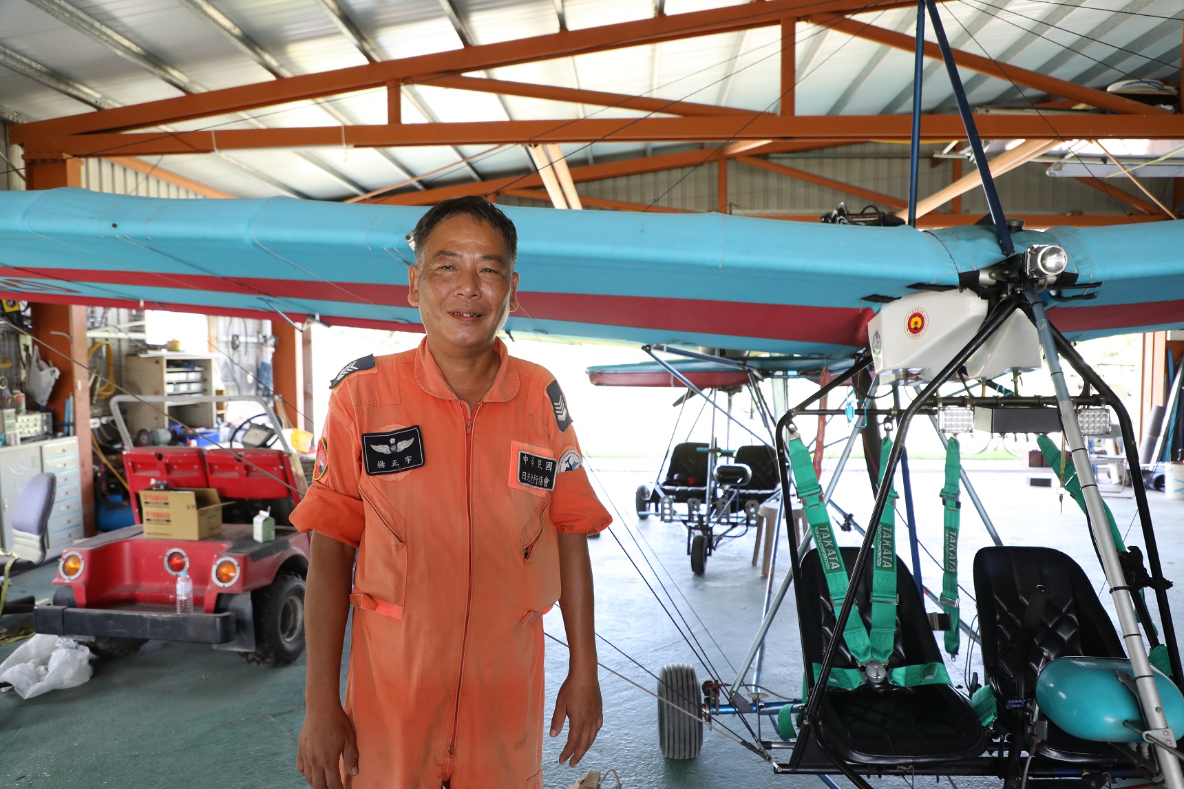 「日光輕航機場」有數十年飛行經驗的楊正宇教練。