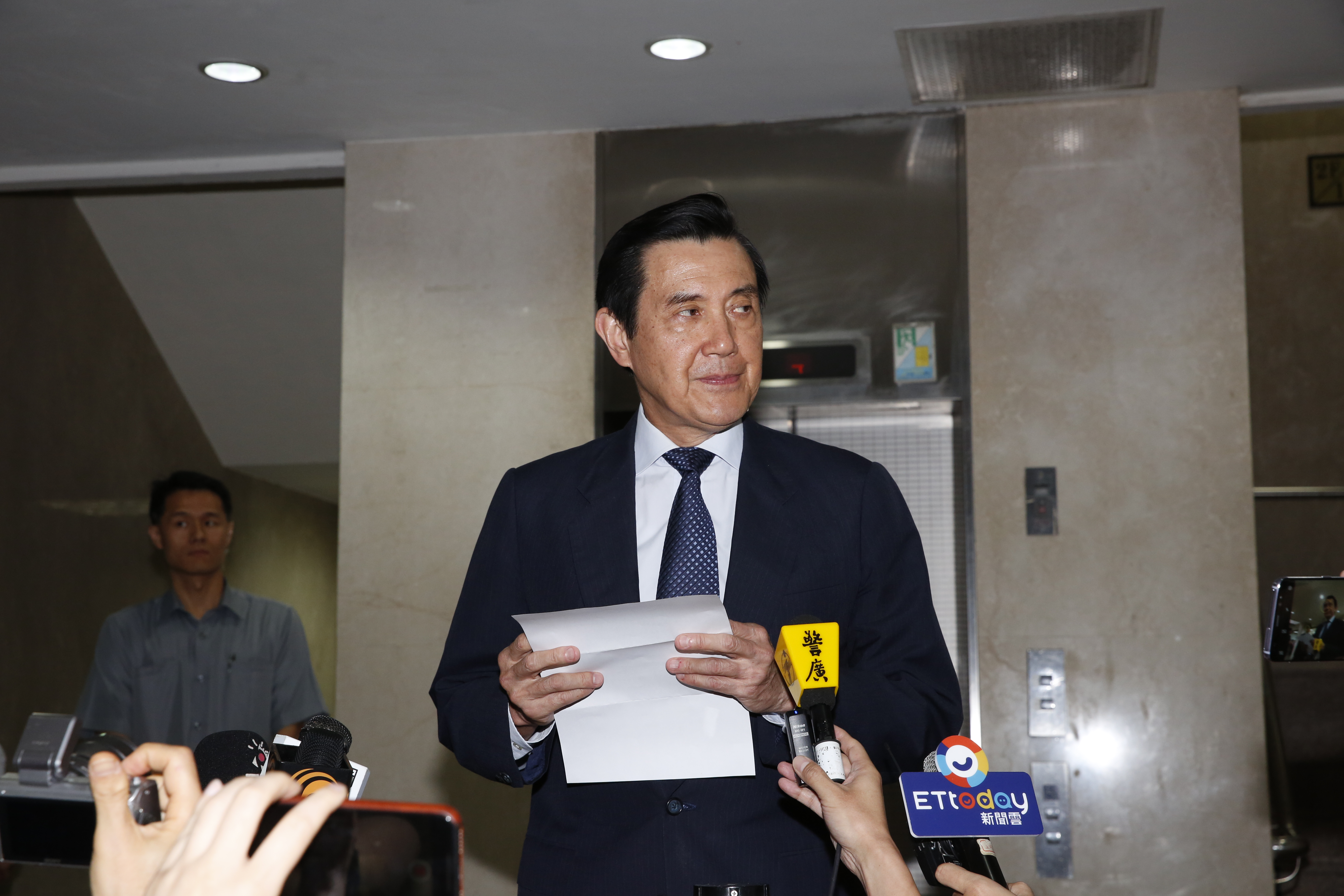 馬英九（固）對黎智英遭逮僅表示「還在了解當中」，讓林濁水相當不解。