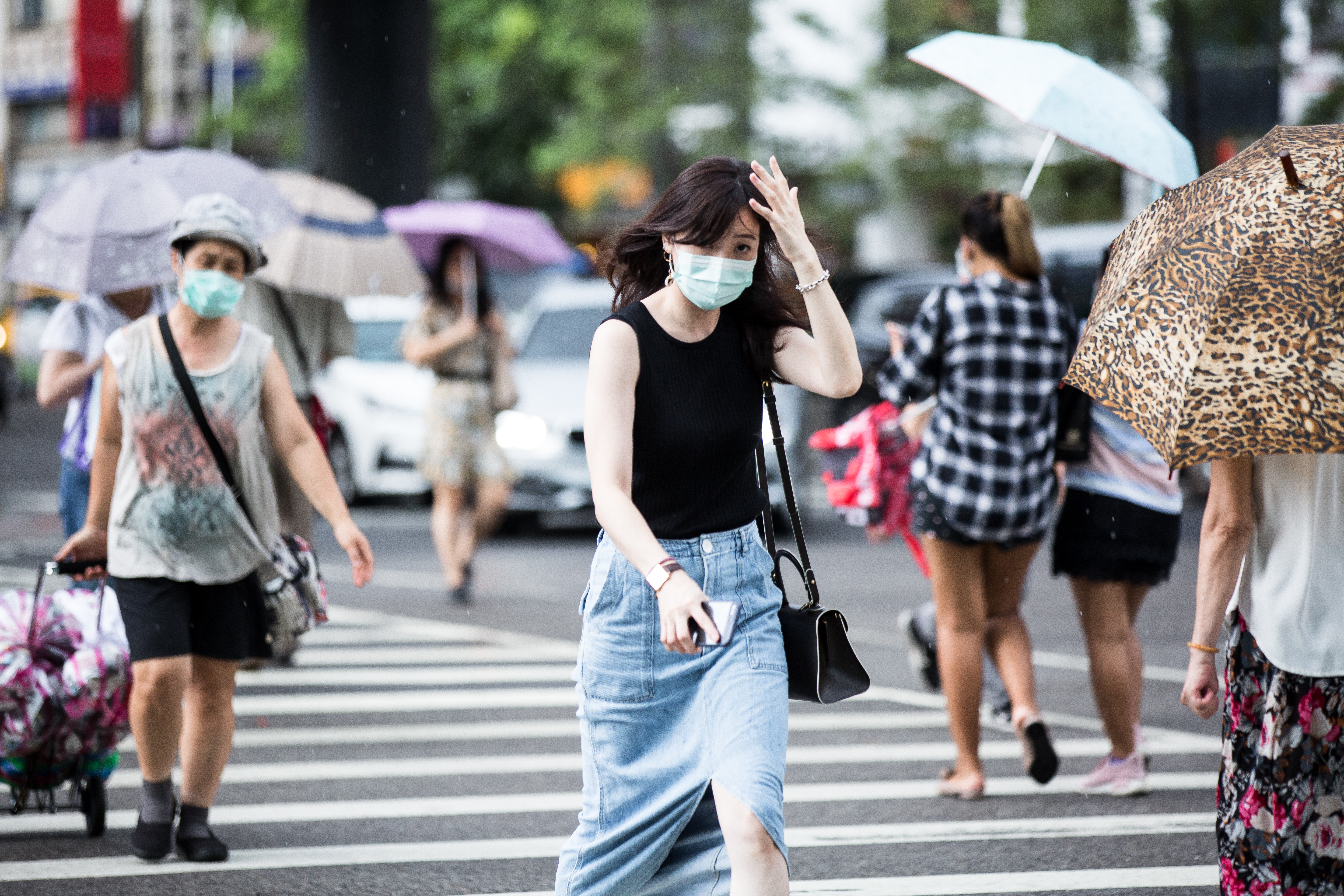 目前有除了有輕度颱風米克拉，還有一個熱帶性低氣壓形成。（本刊資料照）