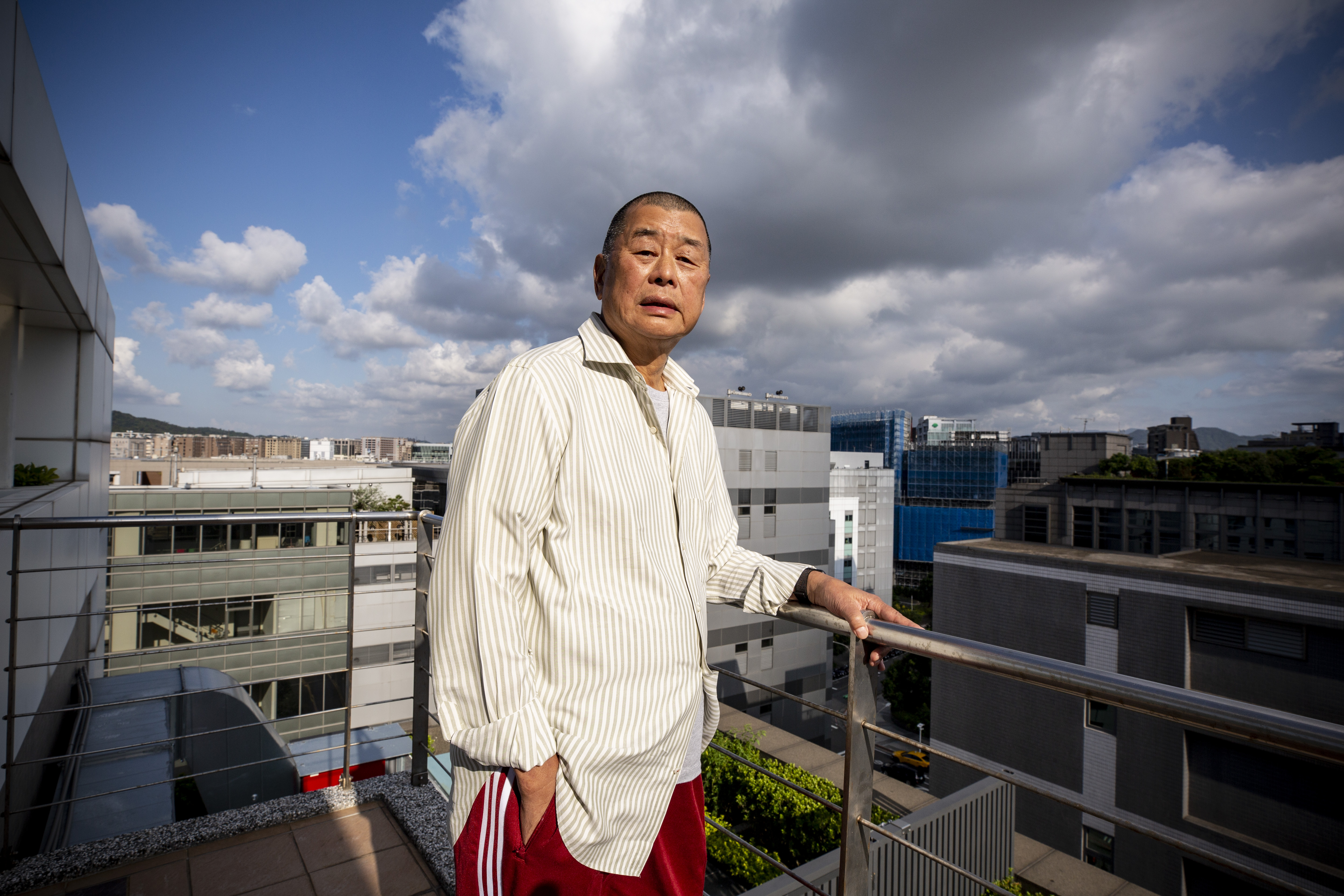 壹傳媒創辦人黎智英被補及媒體總部被搜一事震驚各界，謝金河提及兩人間的相處，認為「黎智英似乎有為香港殉道的心理準備」。