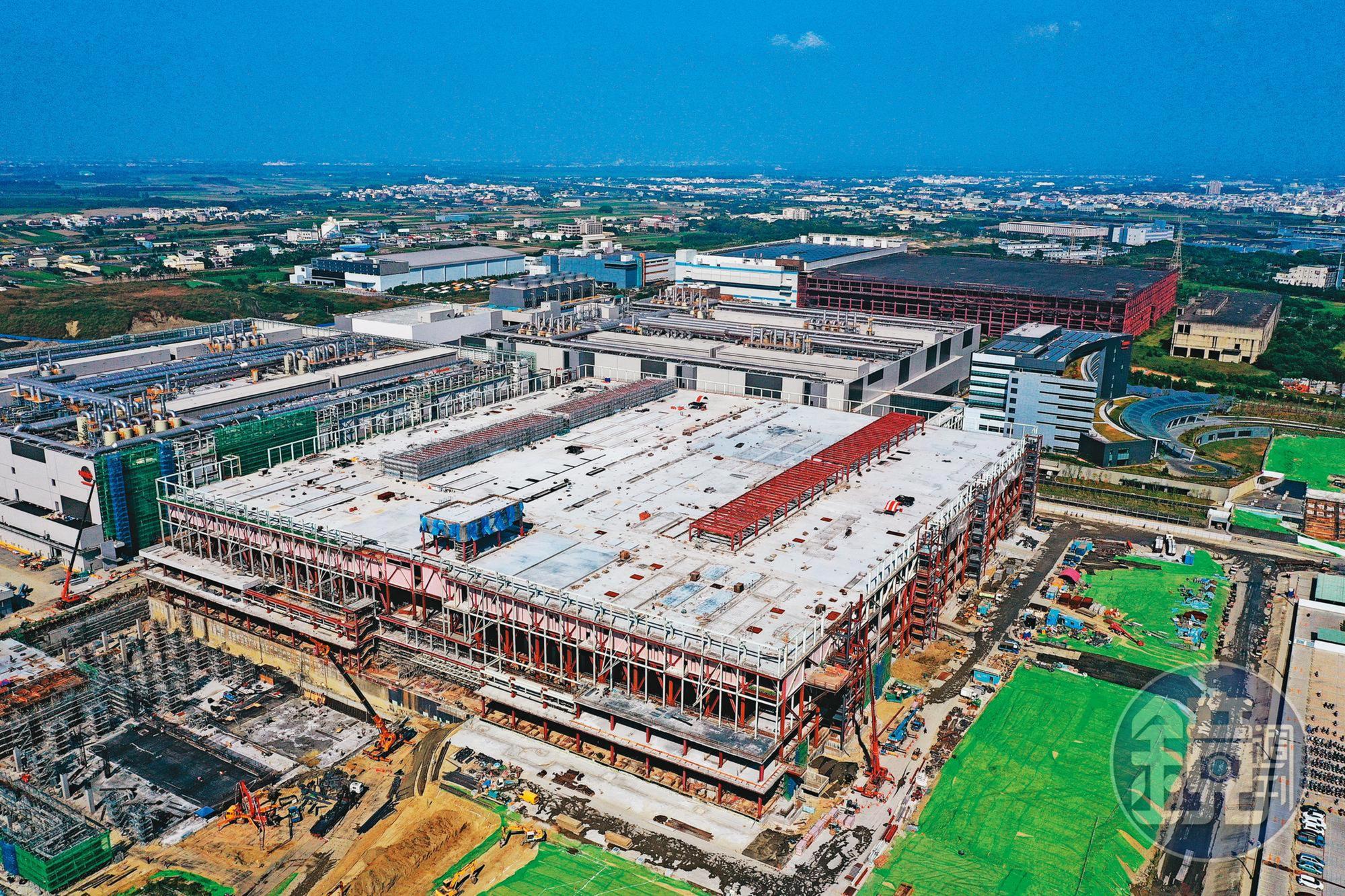台積電南科擴廠動作不間斷，周遭土地價格自2012年起翻漲1倍，房價成長幅度超過7成。