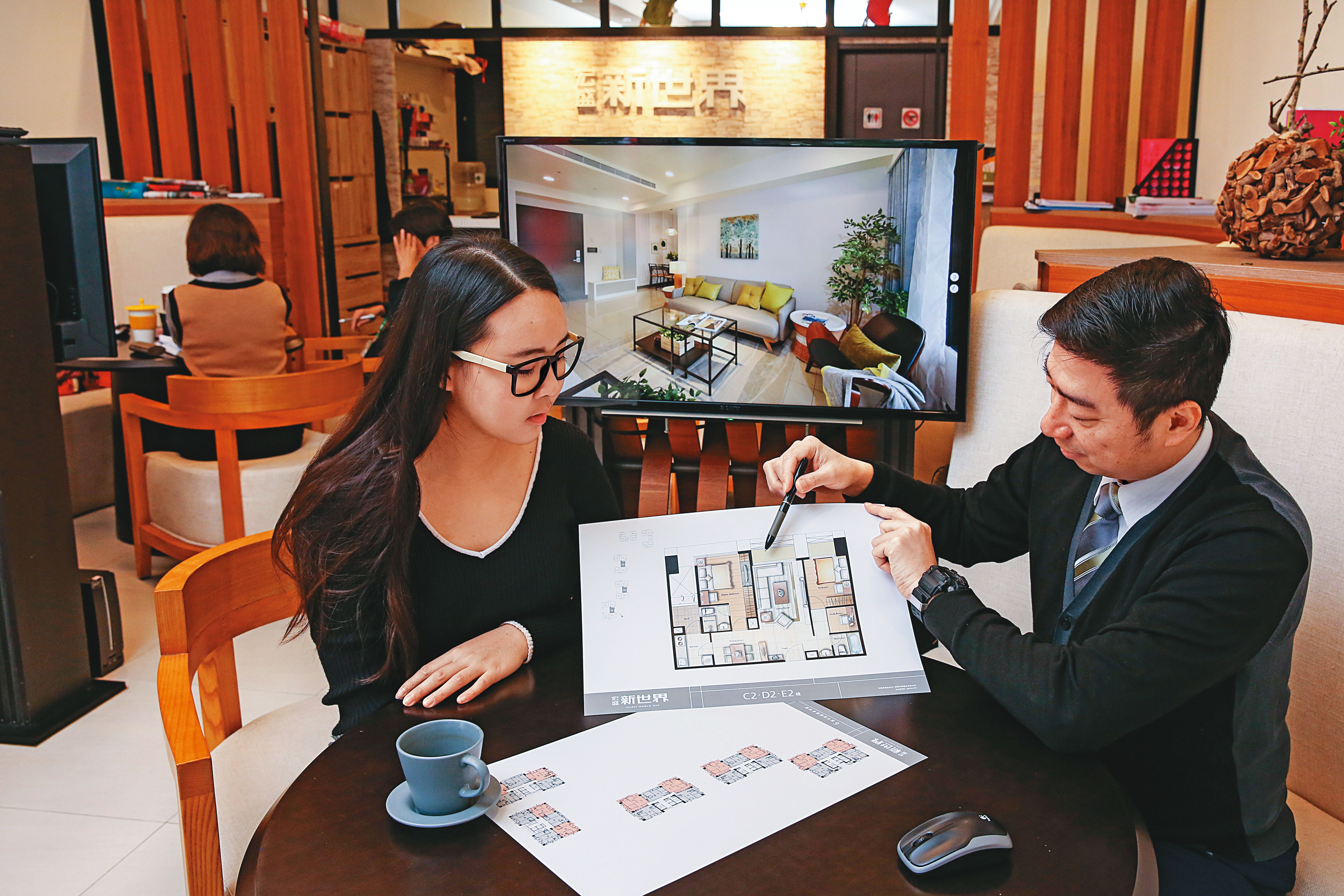 雙北地區房市在投資置產客催動下，回復往日榮景。