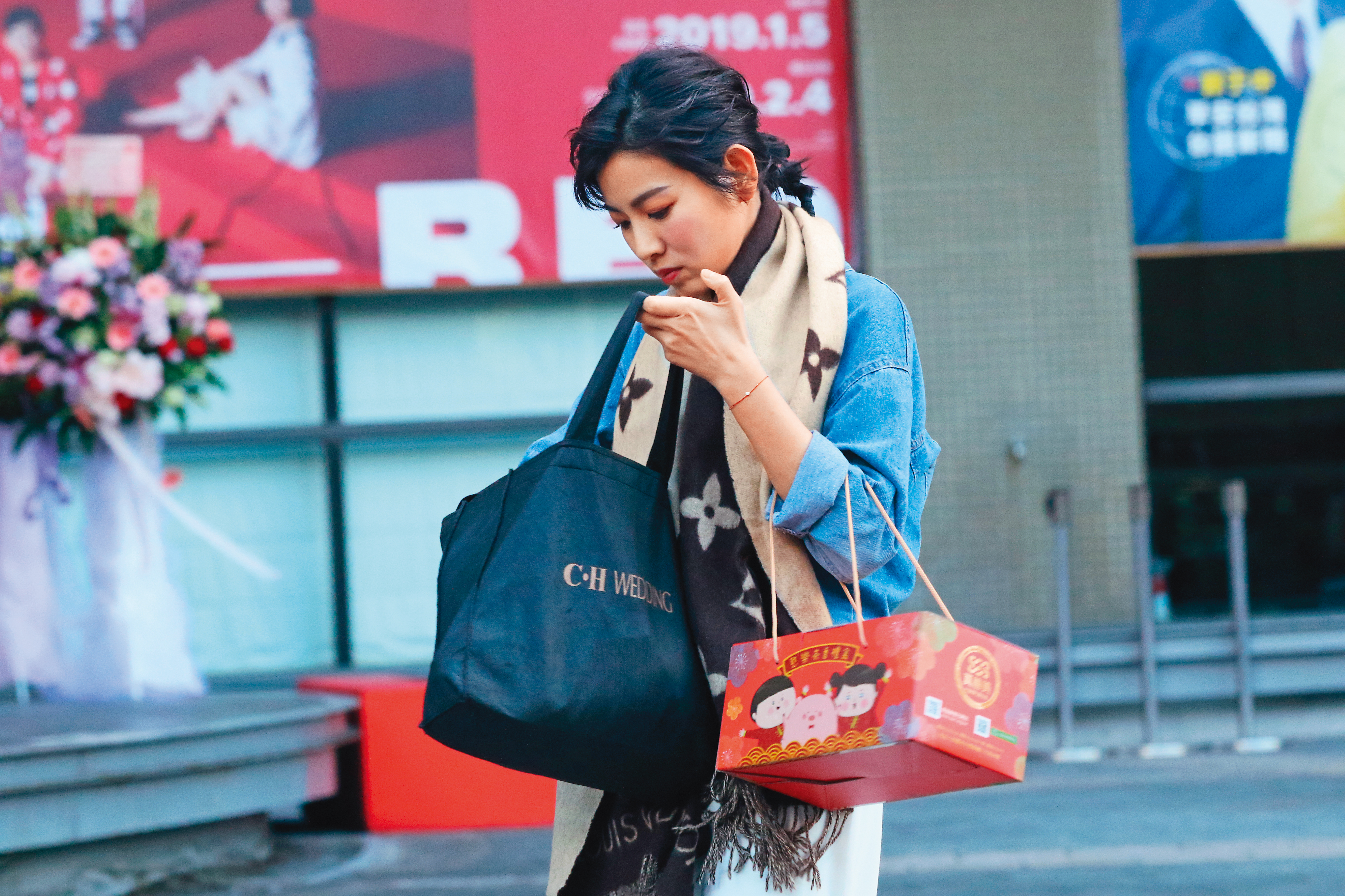 2019年1月，去年1月時，米可白就常一人上工、一人回家。