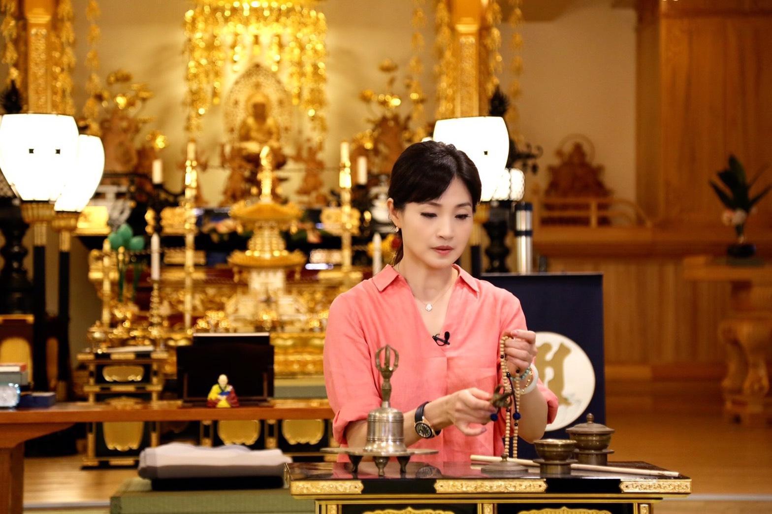 方季惟習佛多年,孝順、愛家的她認為,肩上有責值得開心。(方季惟提供)