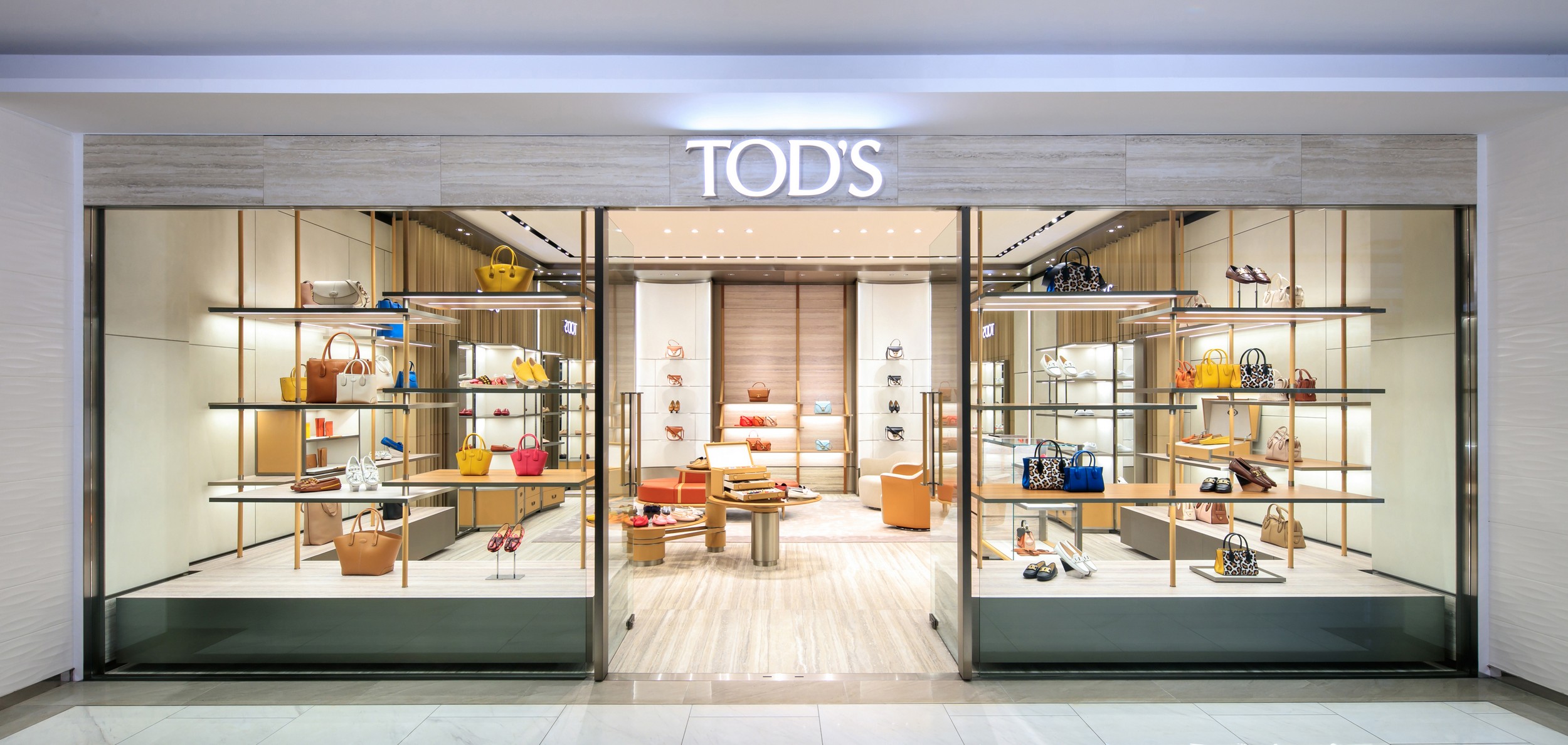 TOD'S首間女仕配件概念店，於SOGO敦化館1樓全新開幕。（TOD'S提供）