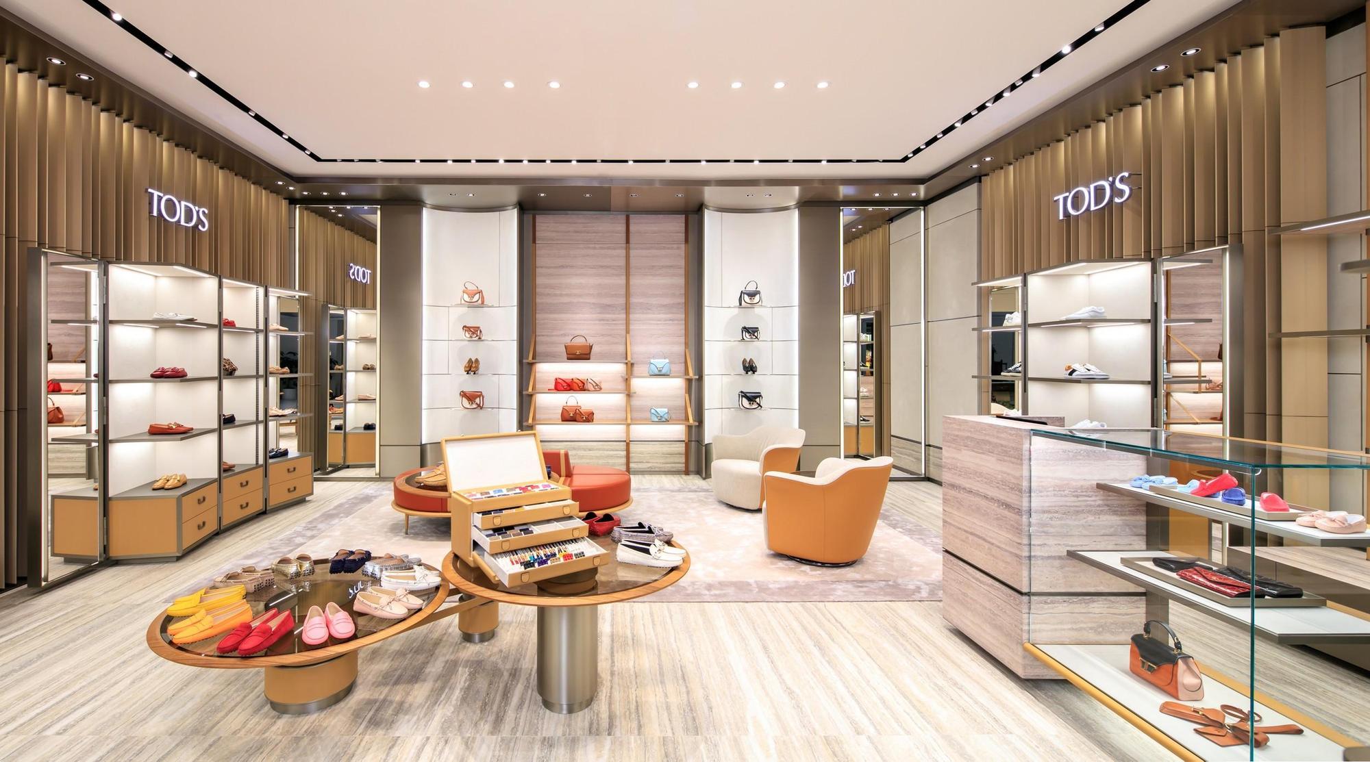 新店的內裝，彷彿像居家客廳一般的舒適。（TOD'S提供）