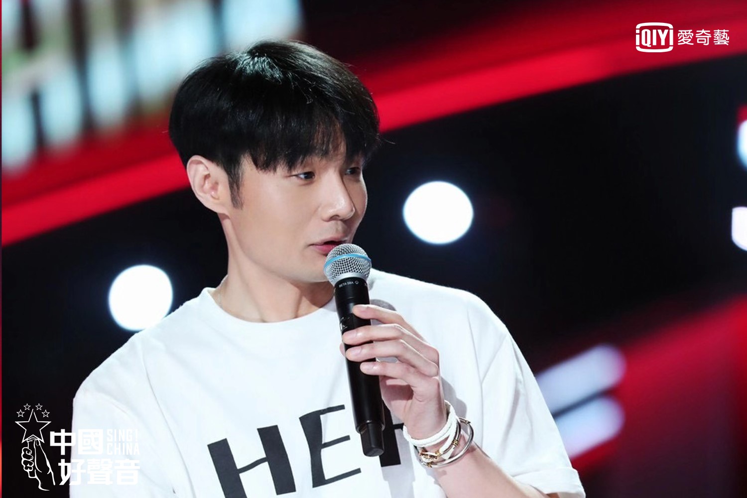 《中國好聲音2020》導師李榮浩玩遊戲玩到崩潰，笑言退出導師群。（圖／愛奇藝台灣站提供）
